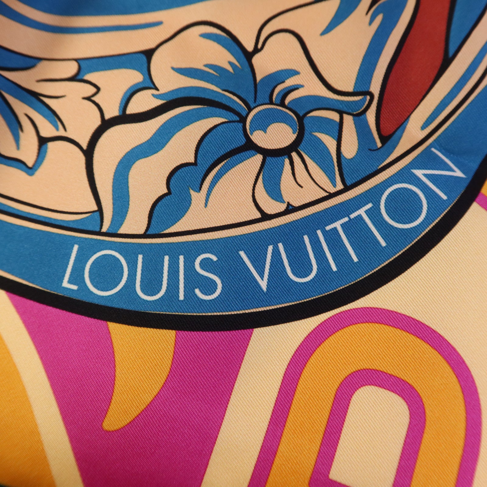 LOUIS VUITTON 絲質Through The Window 90 Scarf絲巾