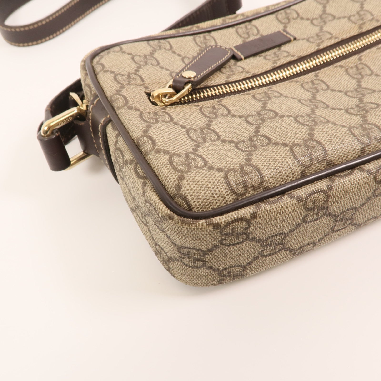 GUCCI GG帆布Shoulder Bag金扣肩背袋