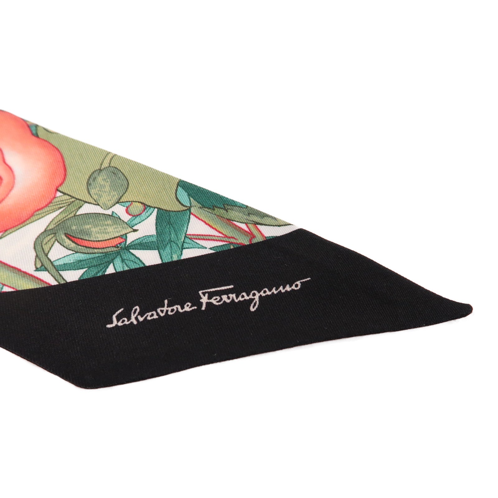 Salvatore Ferragamo 【激減優惠】絲質Scarf絲巾白色/黑色