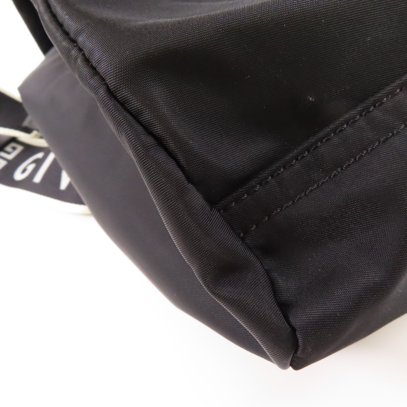 GIVENCHY 尼龍Shoulder Bag銀扣手挽肩背兩用袋