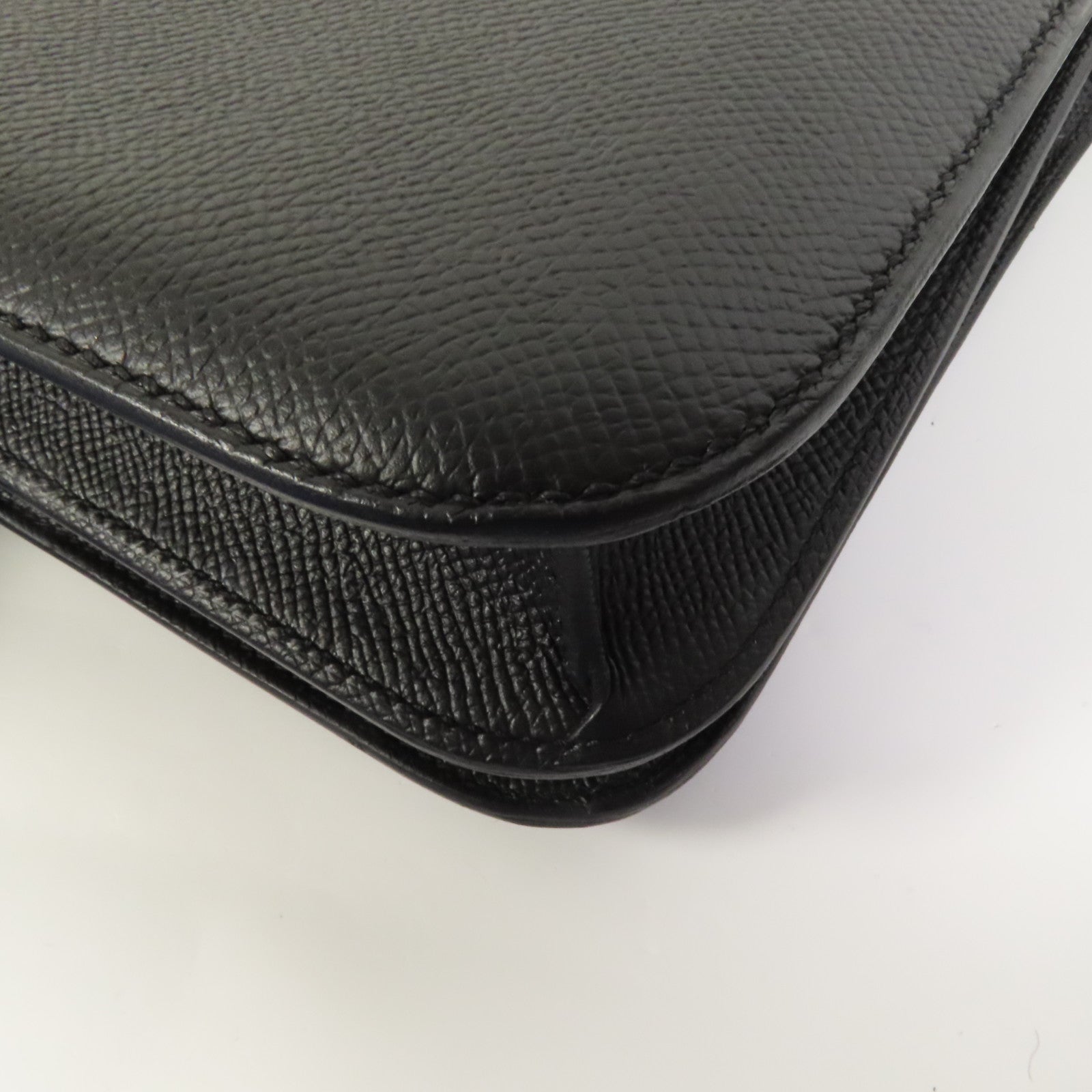 HERMES Epsom皮革Constance 24金扣肩背袋Noir
