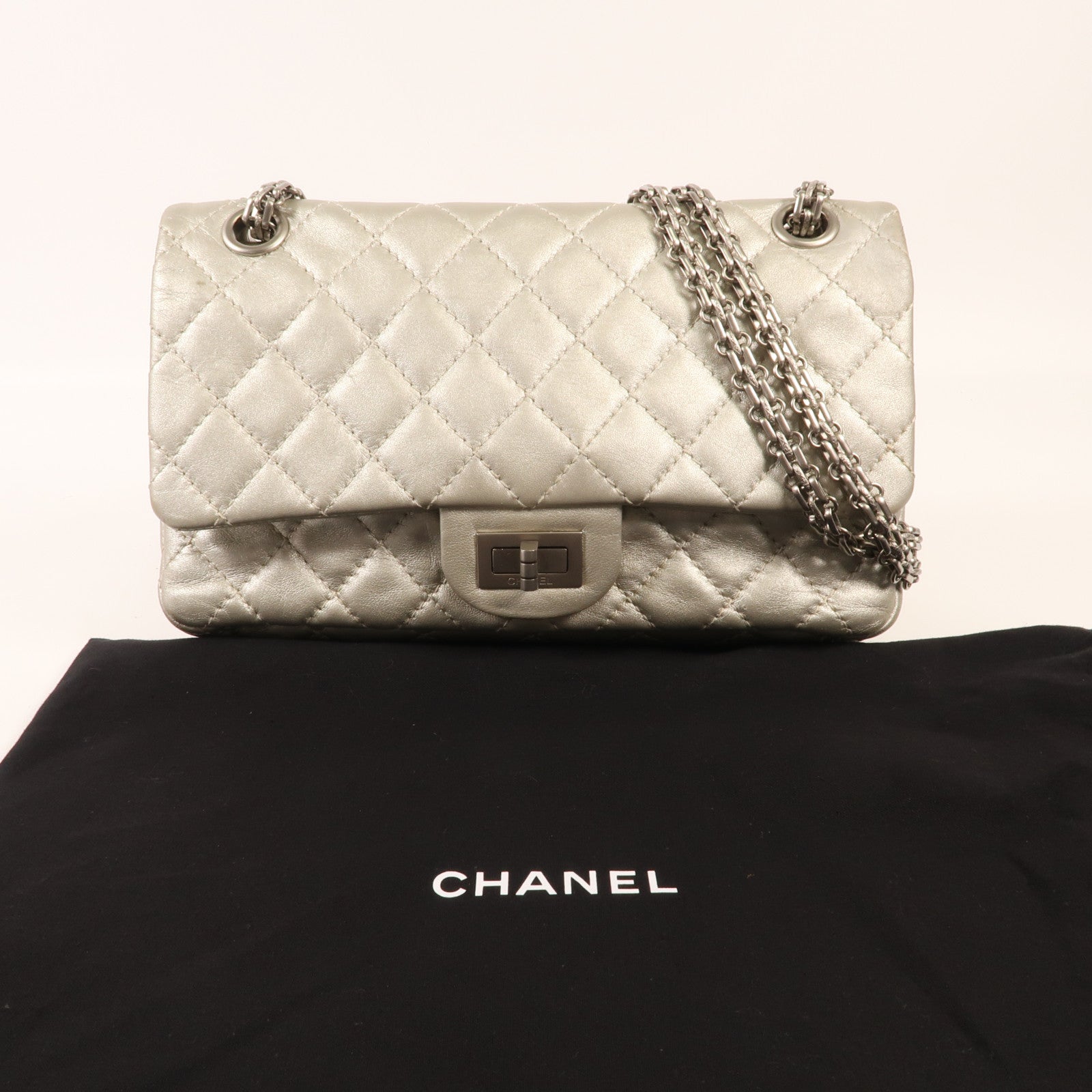 CHANEL 牛皮皮革2.55銀扣鏈帶肩背袋