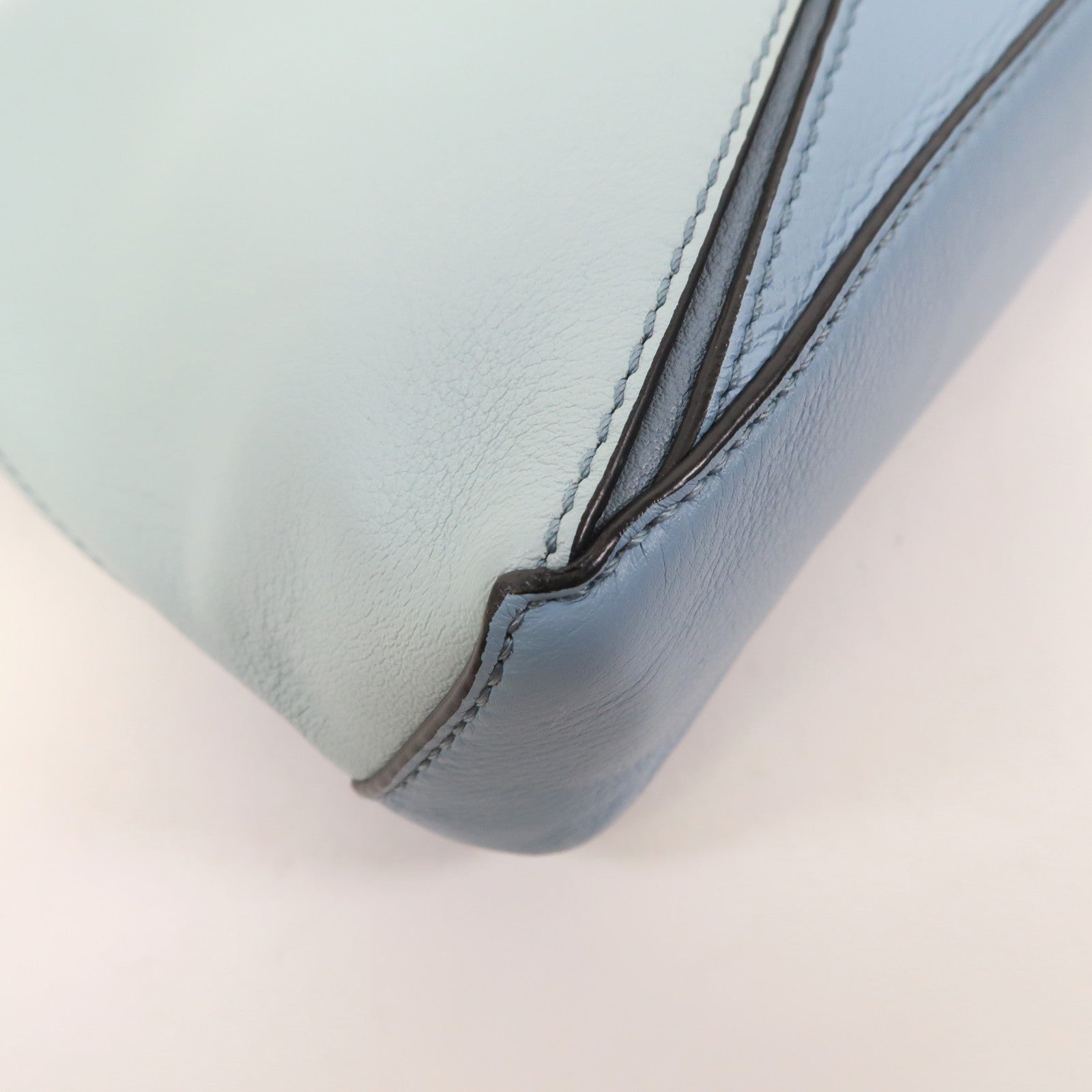 LOEWE 牛皮皮革Puzzle Pochette Bag金扣肩背袋藍色