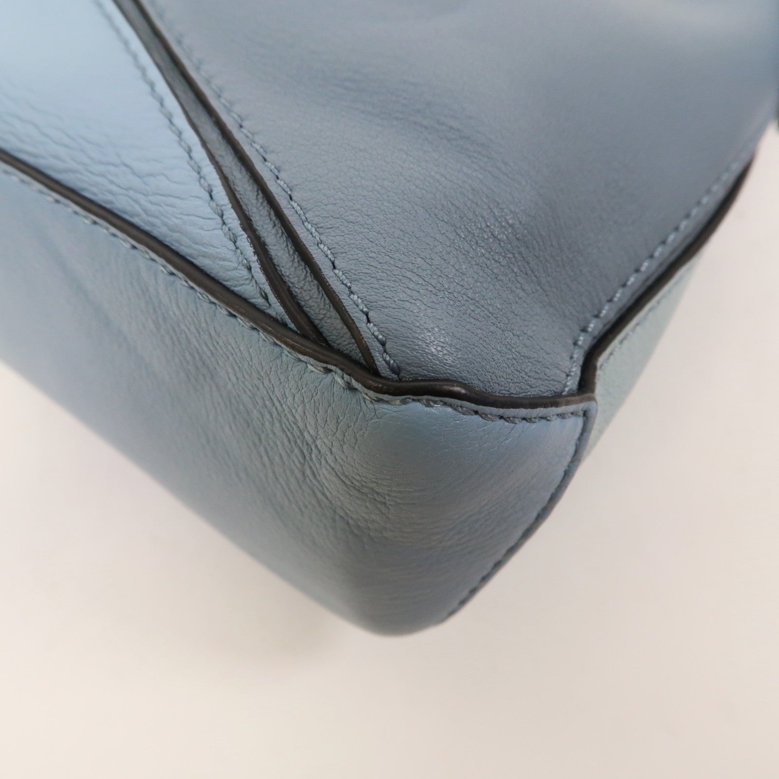 LOEWE 牛皮皮革Puzzle Pochette Bag金扣肩背袋藍色