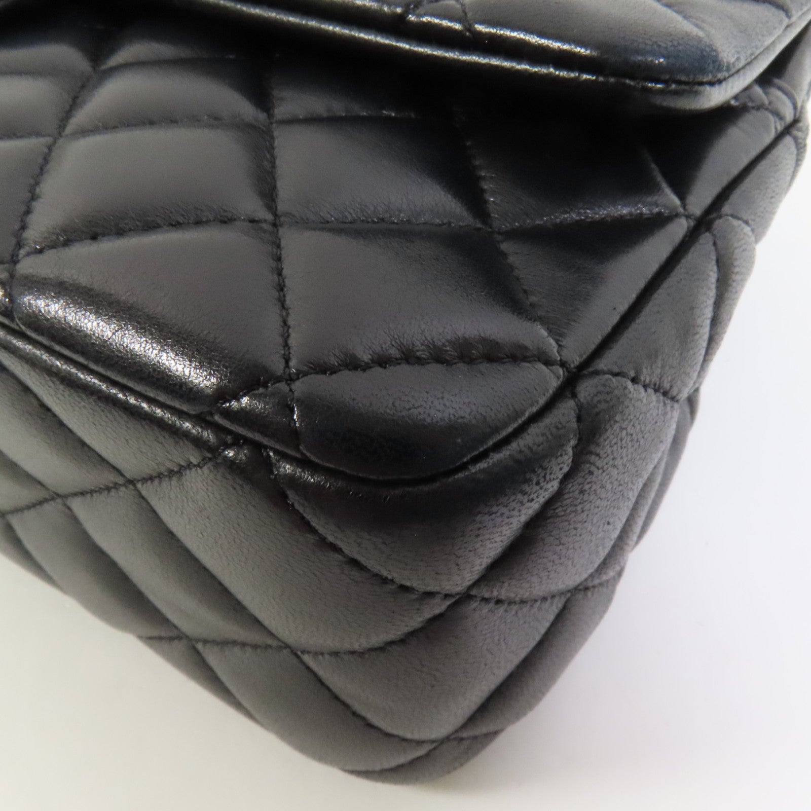 CHANEL 羊皮皮革Chain Shoulder金扣鏈帶肩背袋