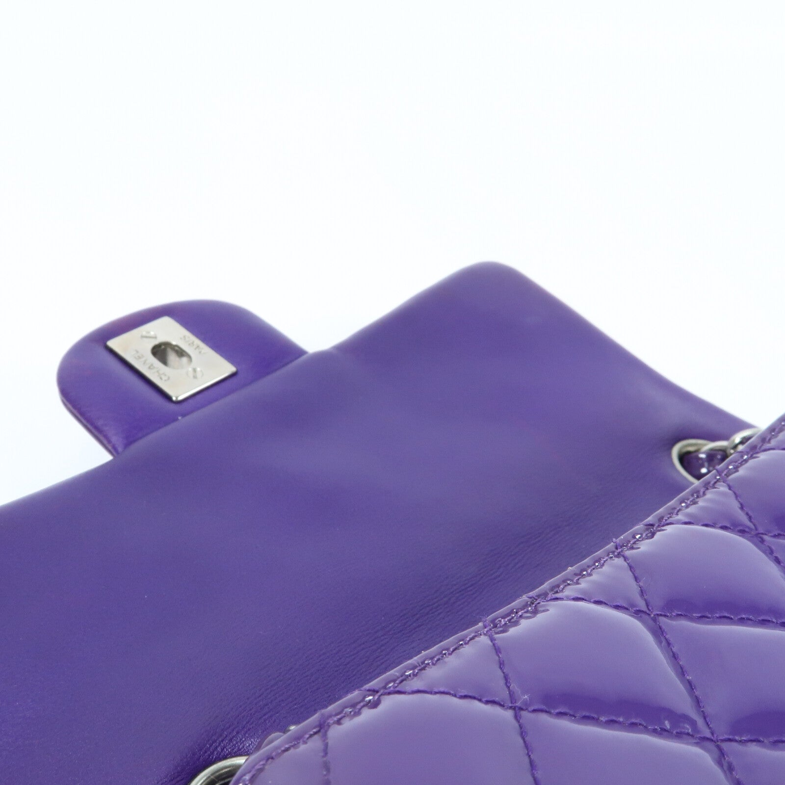 CHANEL 漆皮皮革Mini Classic 20銀扣鏈帶肩背袋