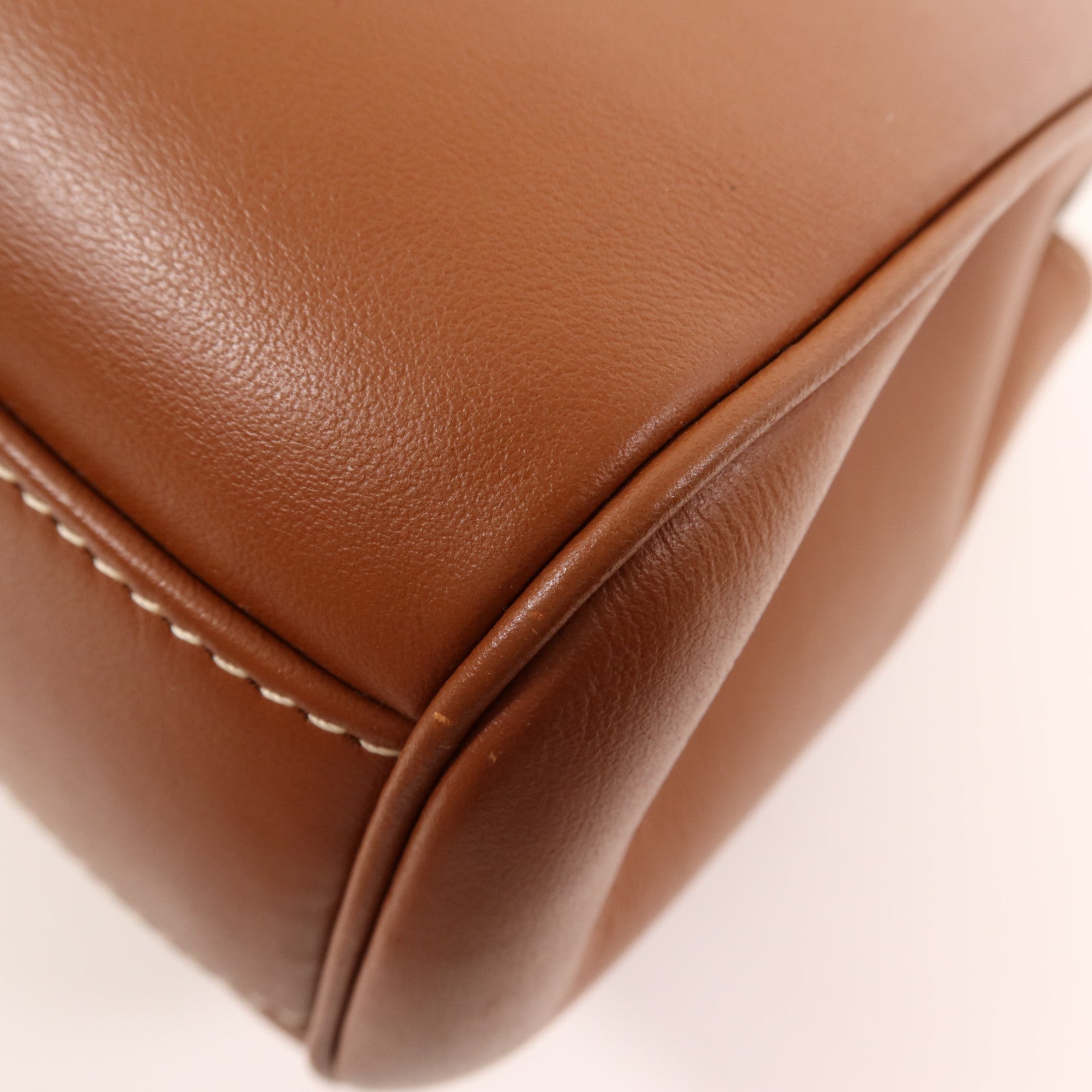 CELINE 牛皮皮革Teen Soft 16金扣肩背袋