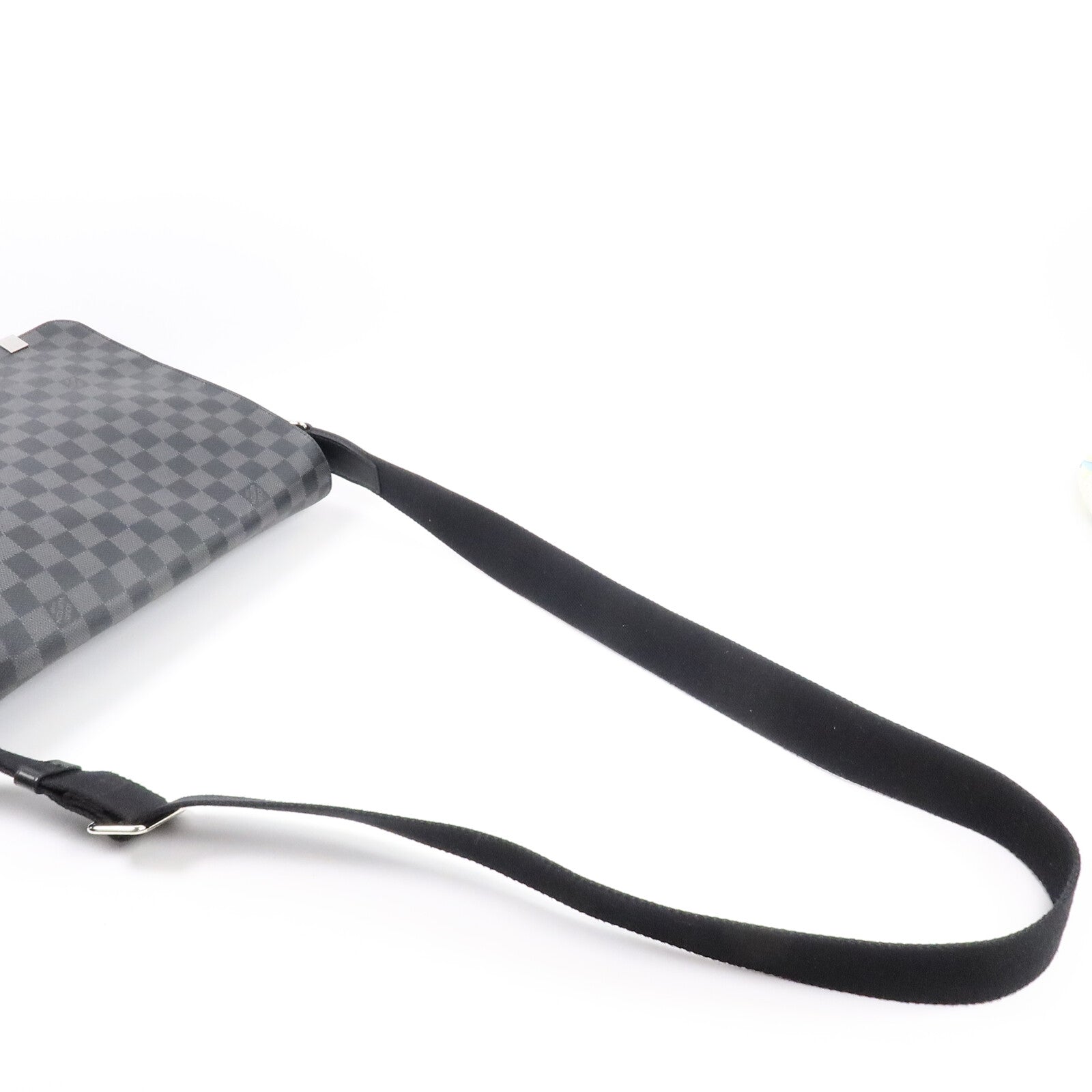 LOUIS VUITTON Damier Graphite District MM肩背袋