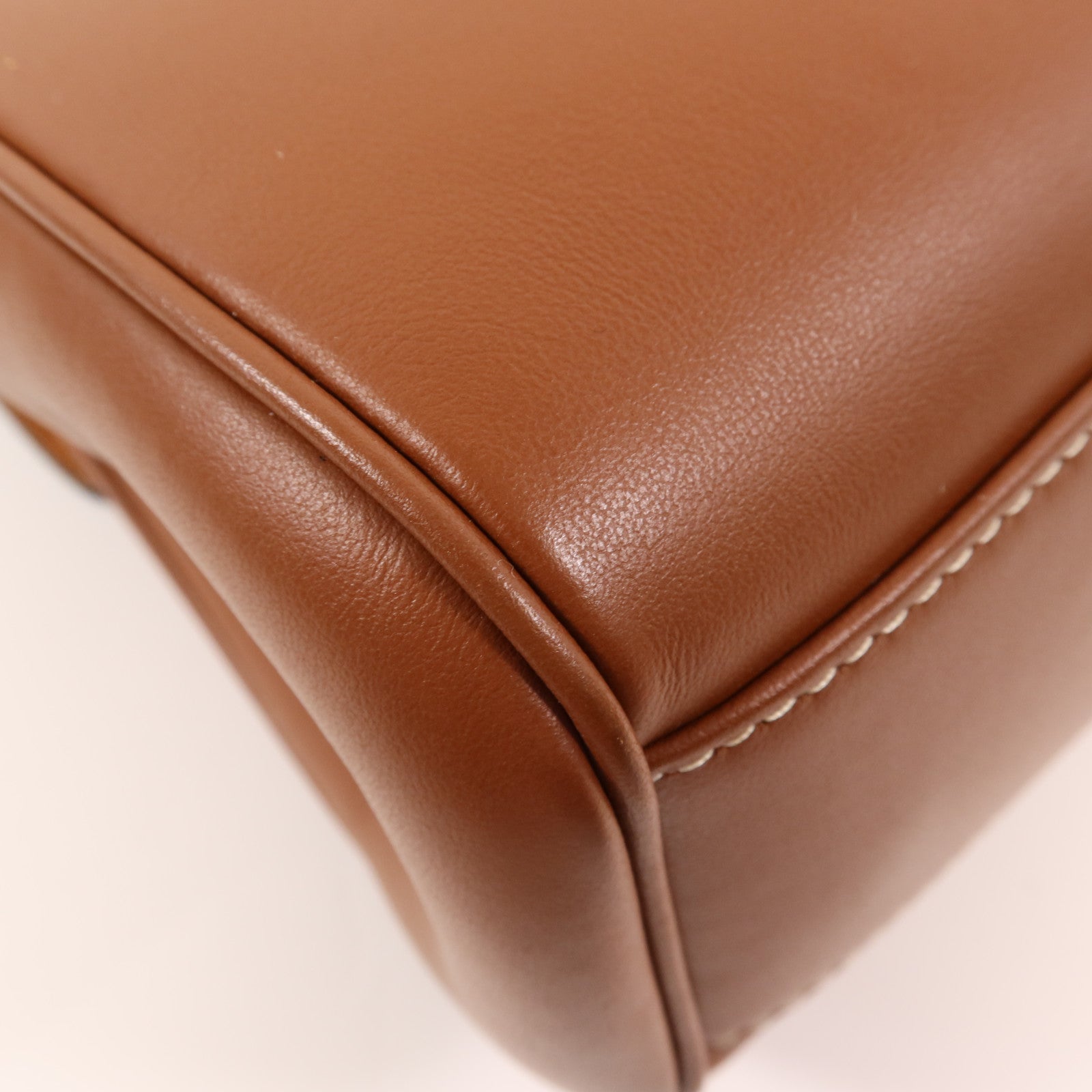 CELINE 牛皮皮革Teen Soft 16金扣肩背袋