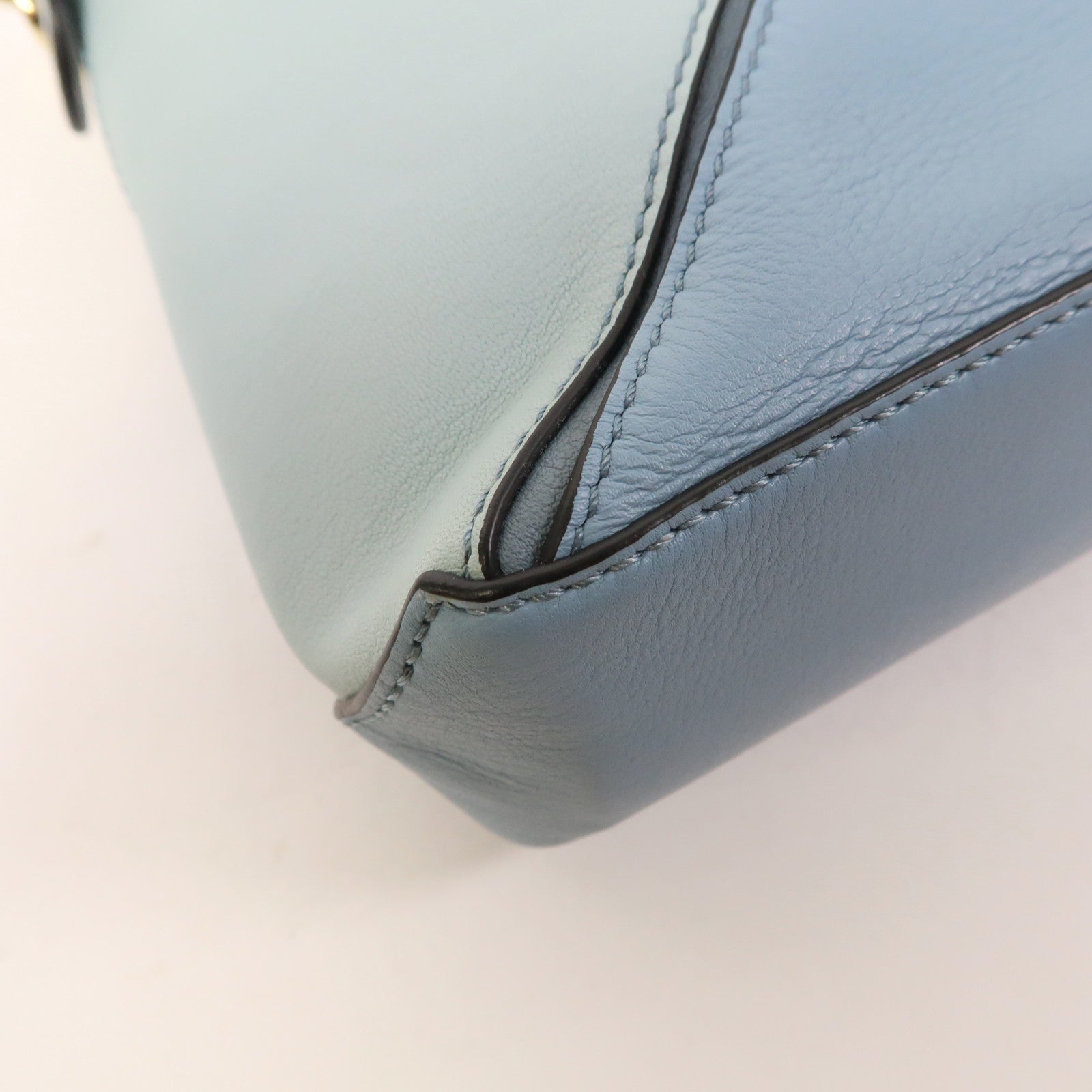 LOEWE 牛皮皮革Puzzle Pochette Bag金扣肩背袋藍色