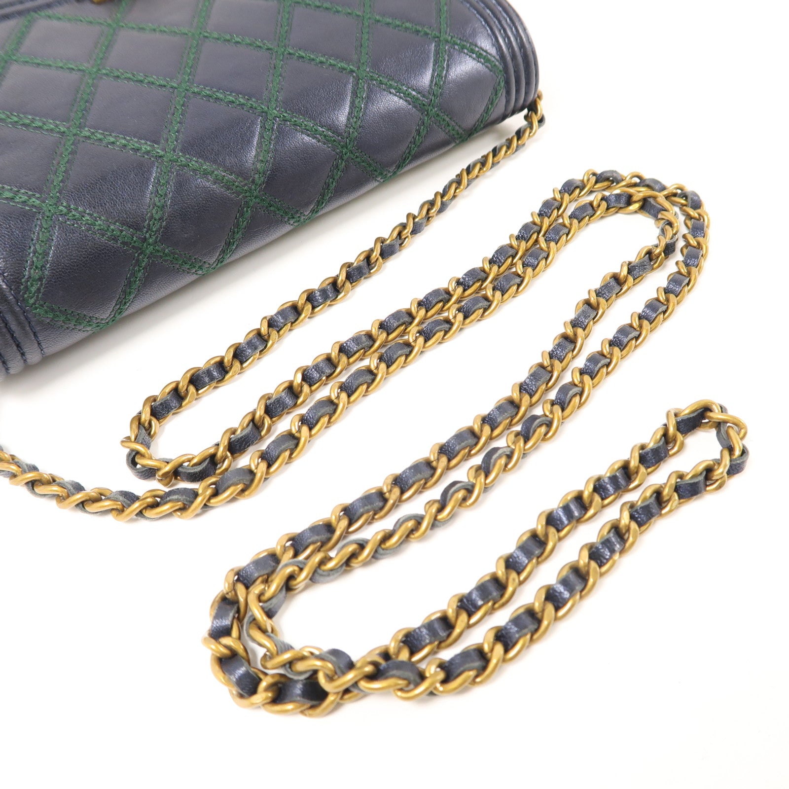 CHANEL 羊皮皮革WOC Wallet On Chain金扣鏈帶肩背袋深藍色/綠色