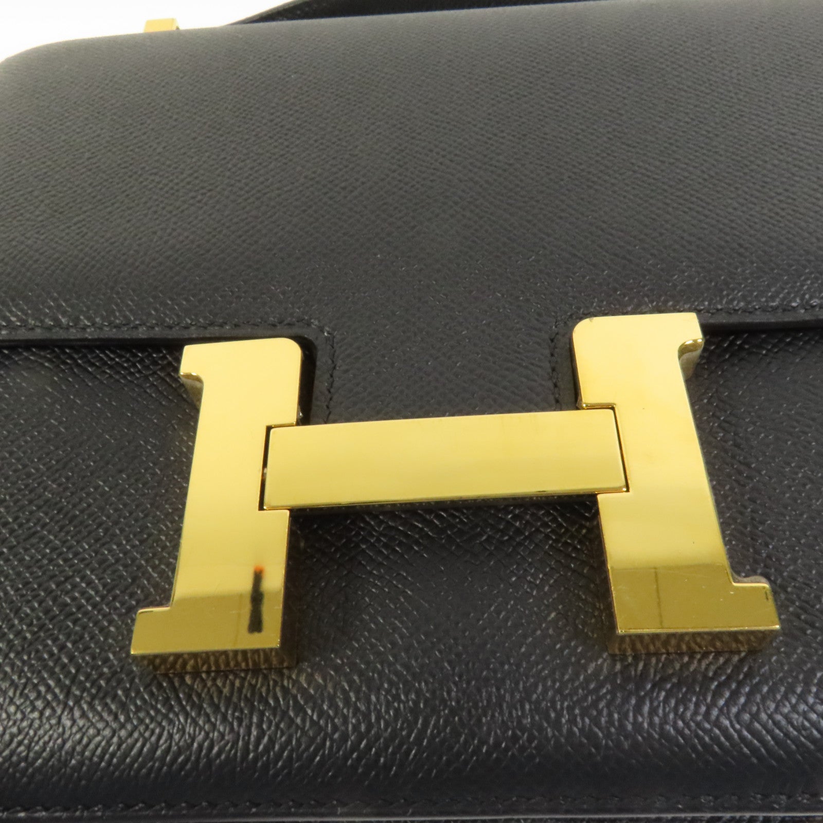 HERMES Epsom皮革Constance 24金扣肩背袋Noir