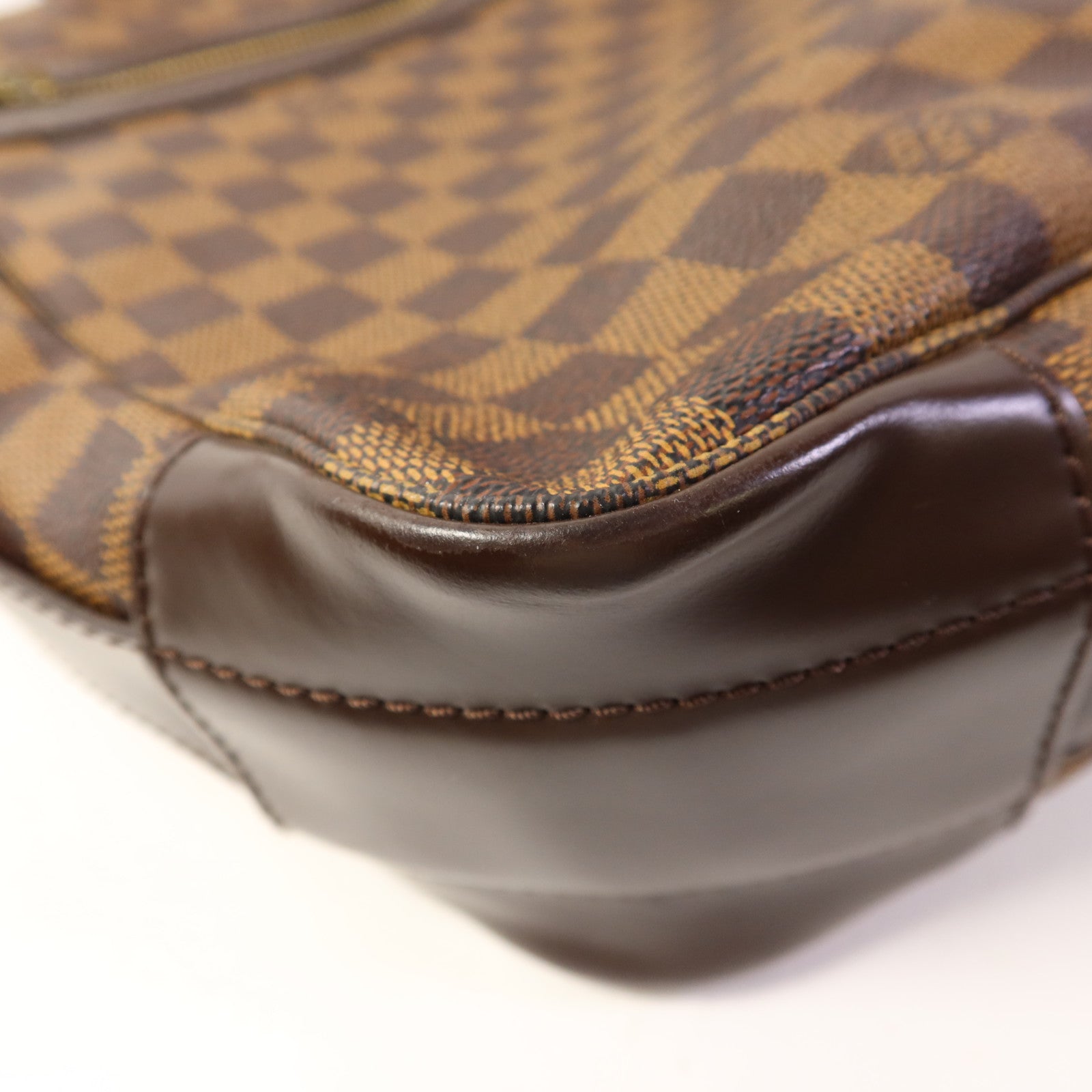 LOUIS VUITTON Damier Bastille金扣肩背袋