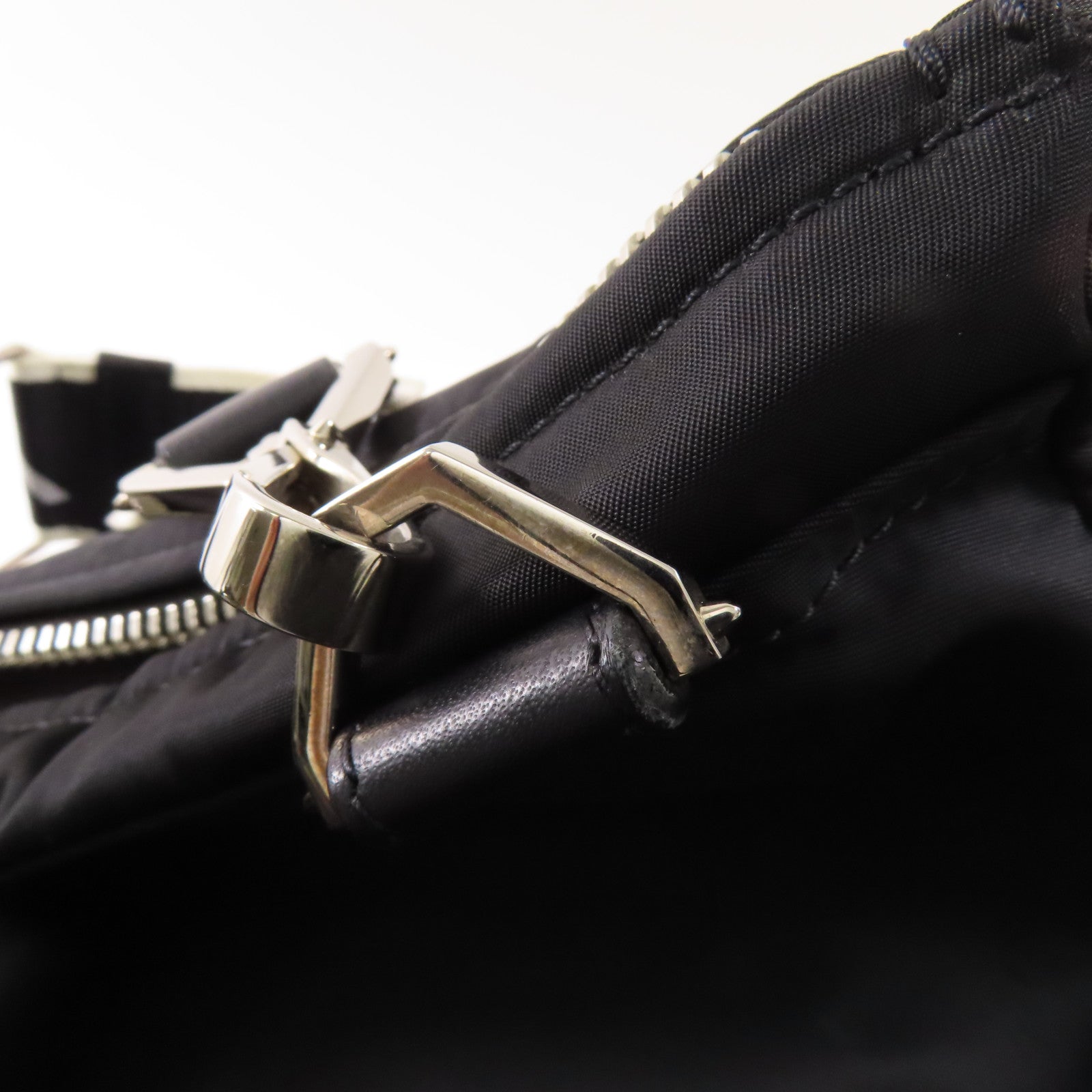 GIVENCHY 尼龍Shoulder Bag銀扣手挽肩背兩用袋