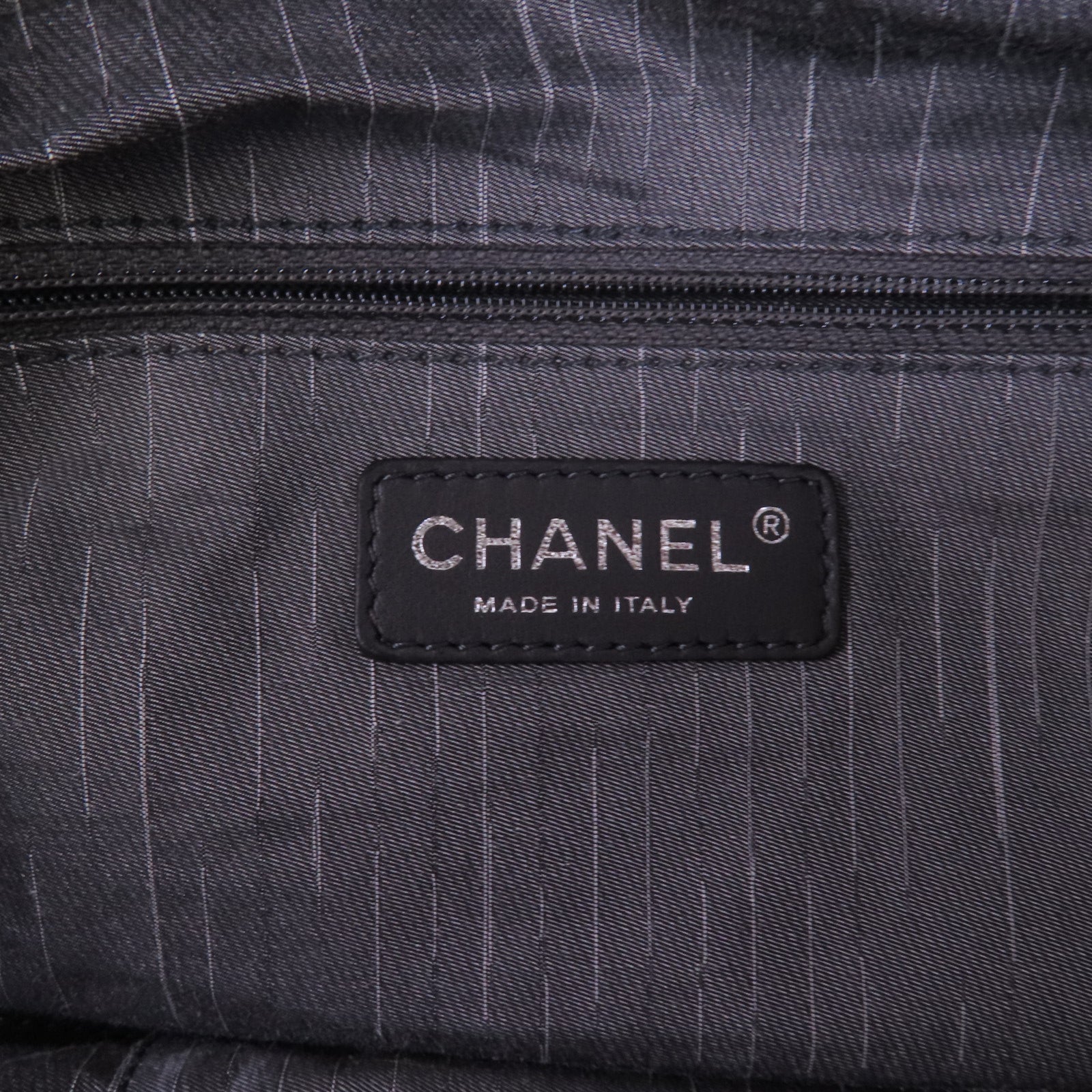 CHANEL 牛皮皮革Shoulder Bag銀扣肩背袋