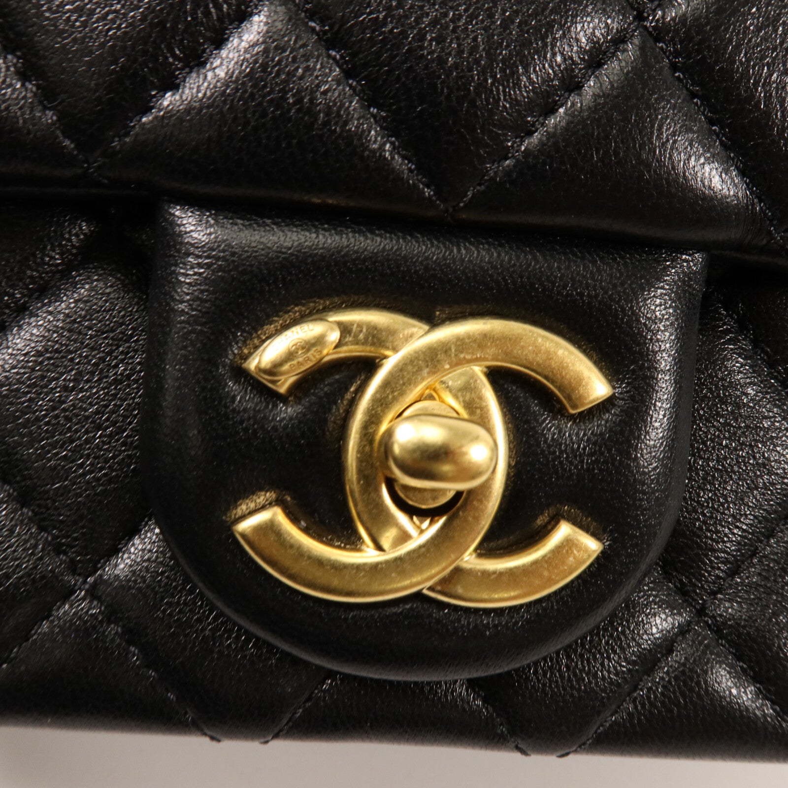 CHANEL 羊皮皮革Mini Classic Flap Bag鏈帶肩背袋