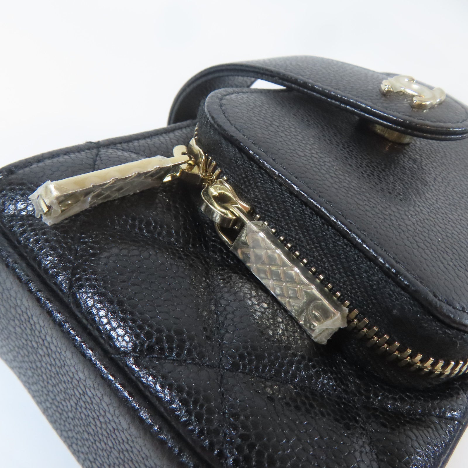 CHANEL 菱格Caviar皮革Business Affinity Phone Holder金扣鏈帶肩背袋黑色