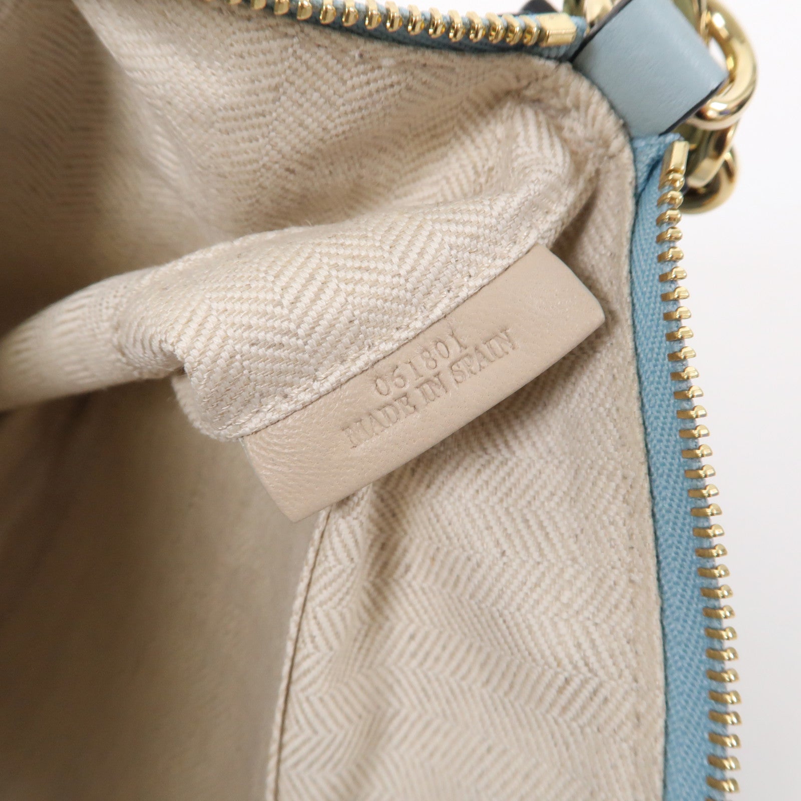 LOEWE 牛皮皮革Puzzle Pochette Bag金扣肩背袋藍色