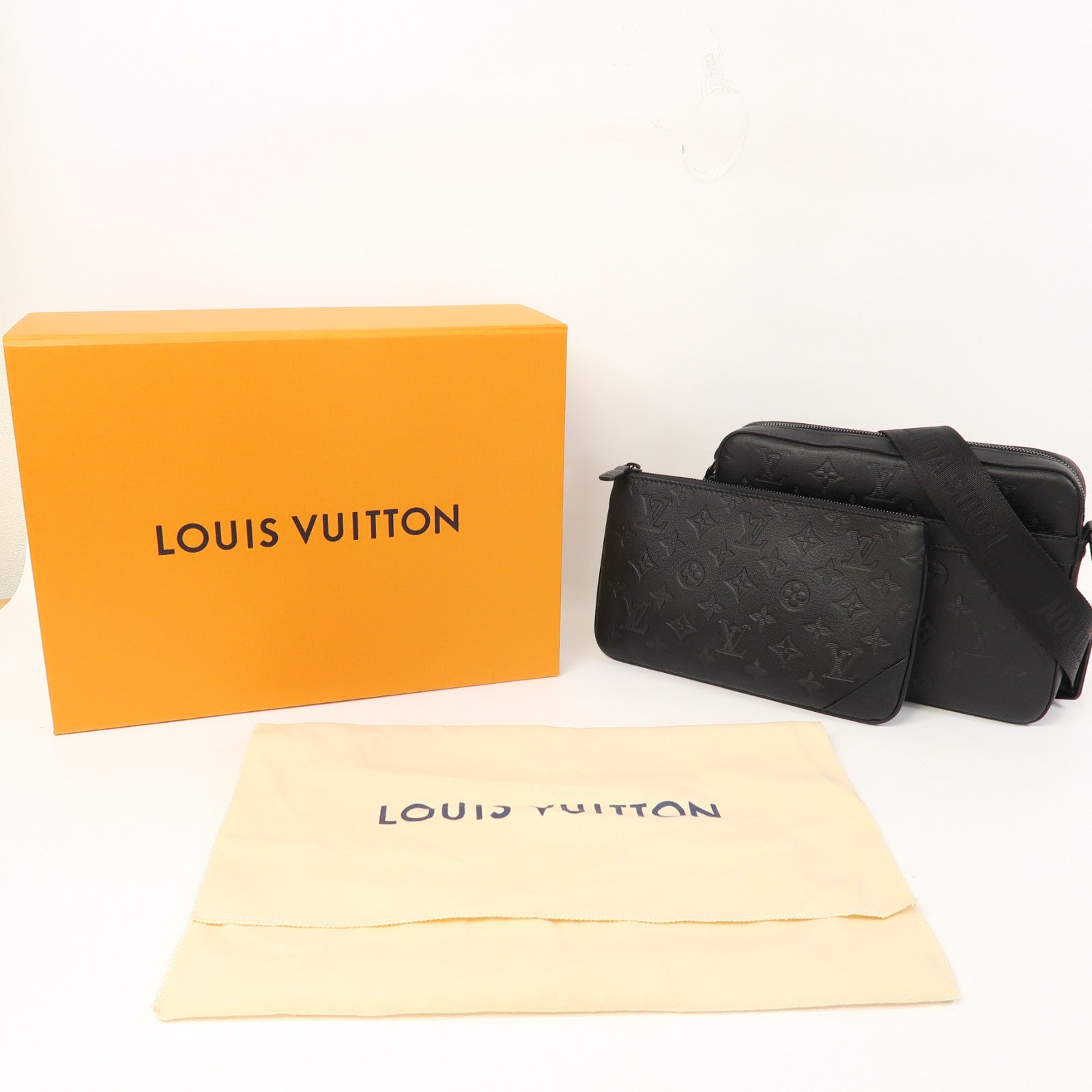 LOUIS VUITTON Monogram Empreinte Trio Messenger肩背袋黑色