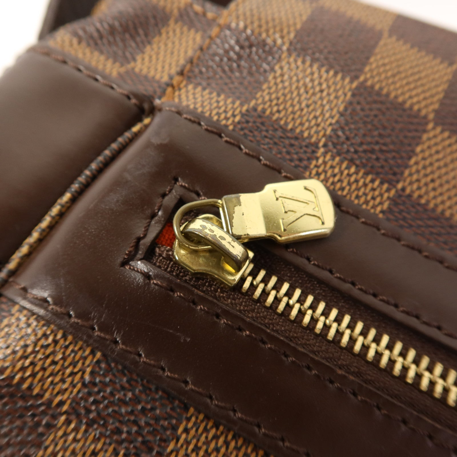 LOUIS VUITTON Damier Bastille金扣肩背袋