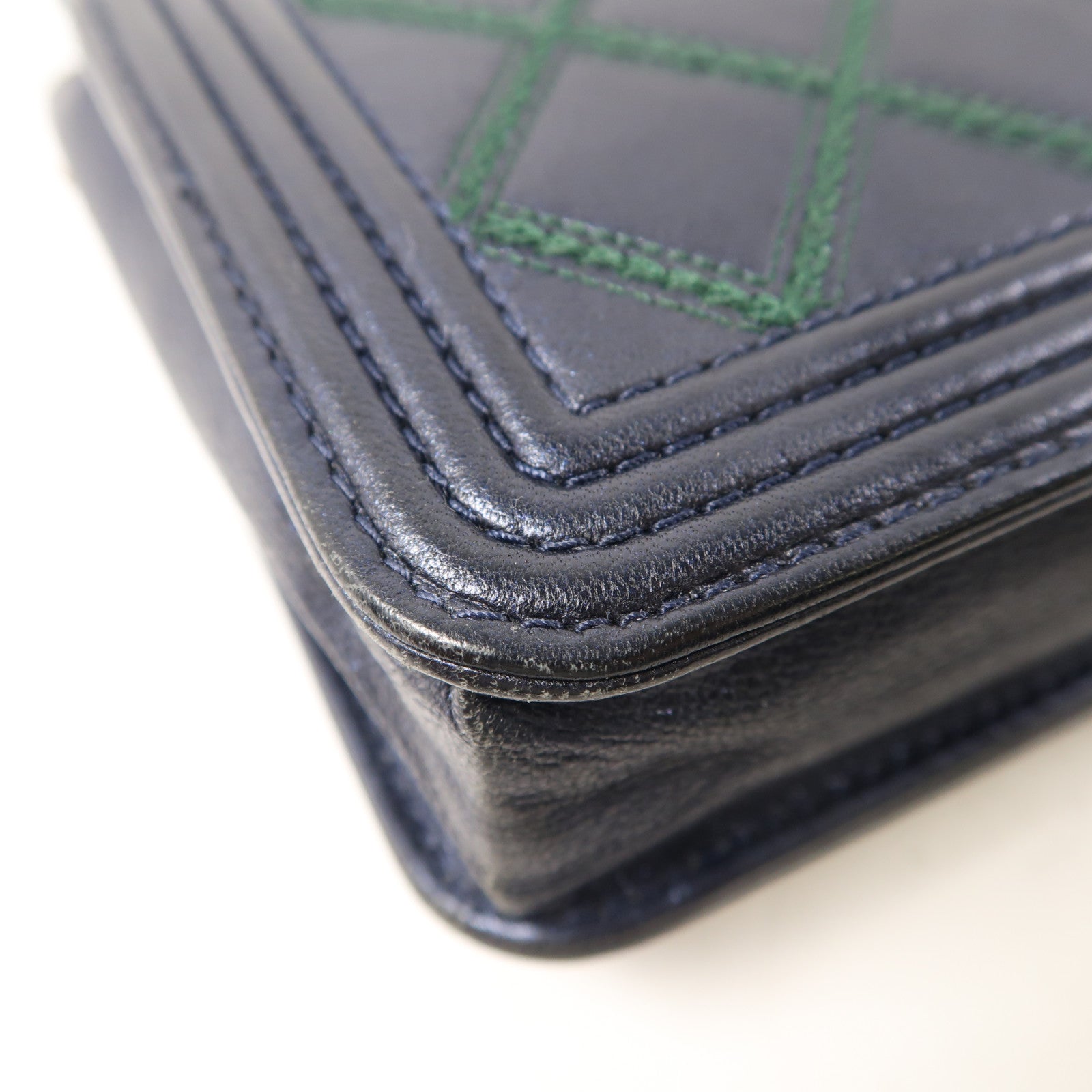 CHANEL 羊皮皮革WOC Wallet On Chain金扣鏈帶肩背袋深藍色/綠色