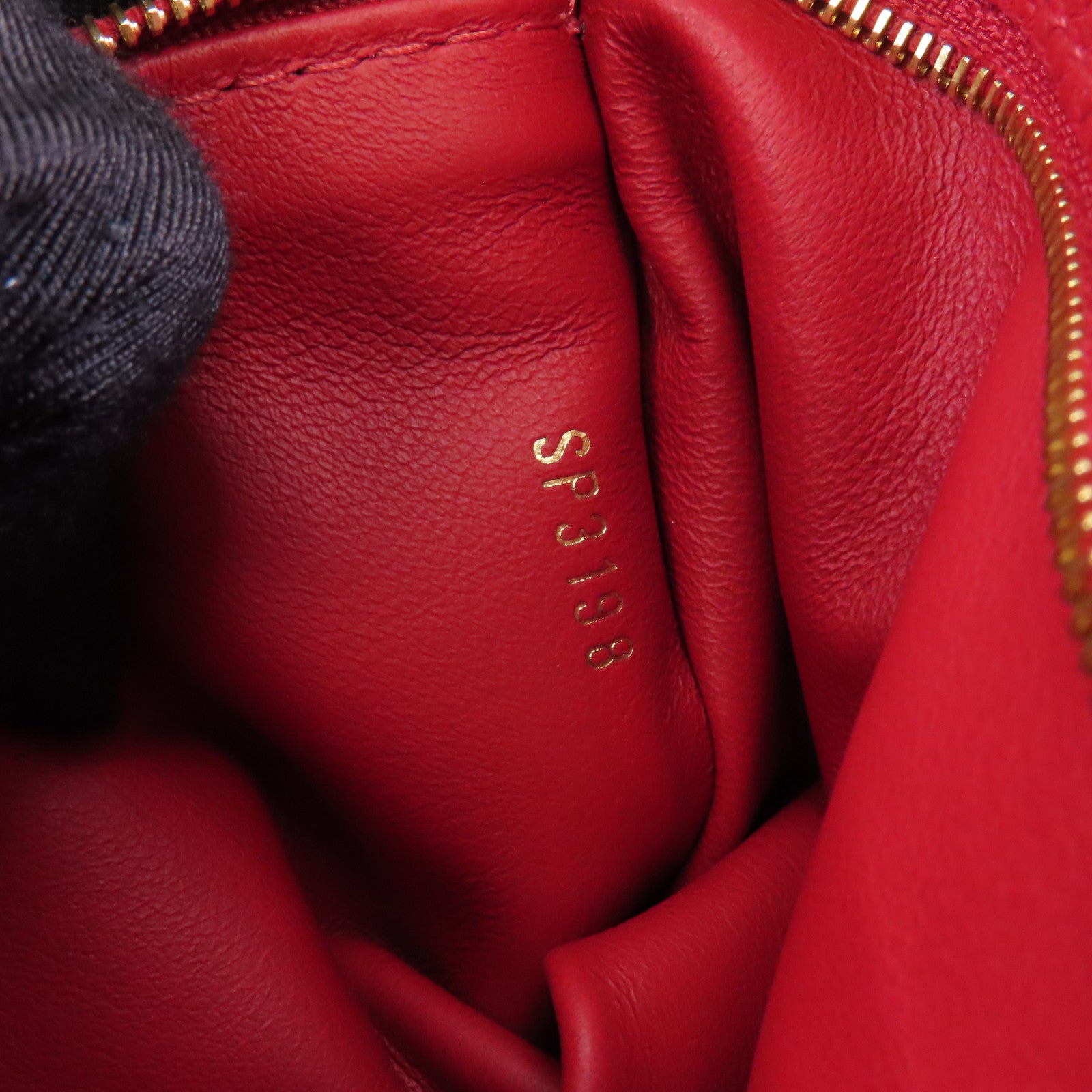 LOUIS VUITTON Taurillon Capucines BB金扣手挽肩背兩用袋紅色