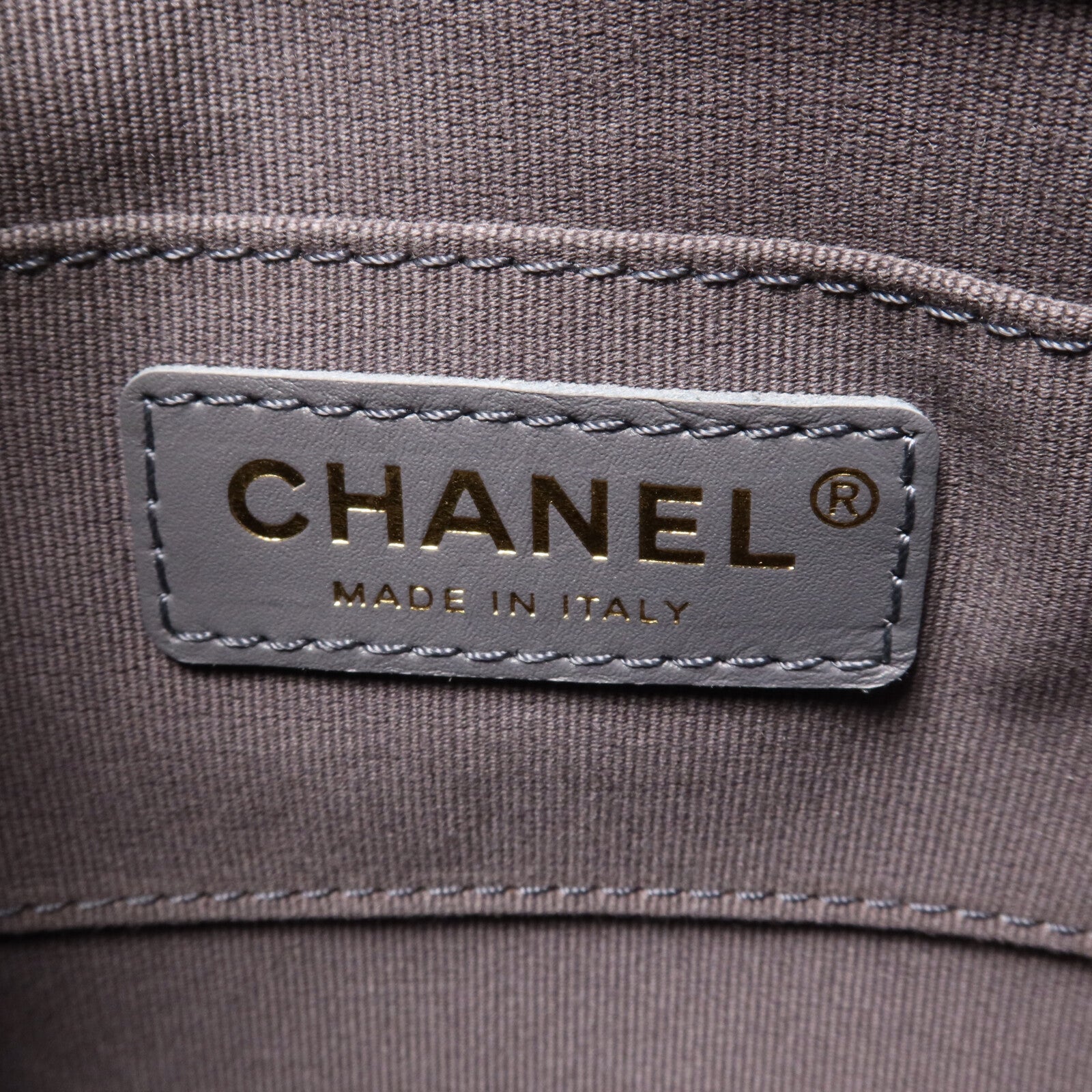 CHANEL 牛皮皮革Duma Mini鏈帶背包