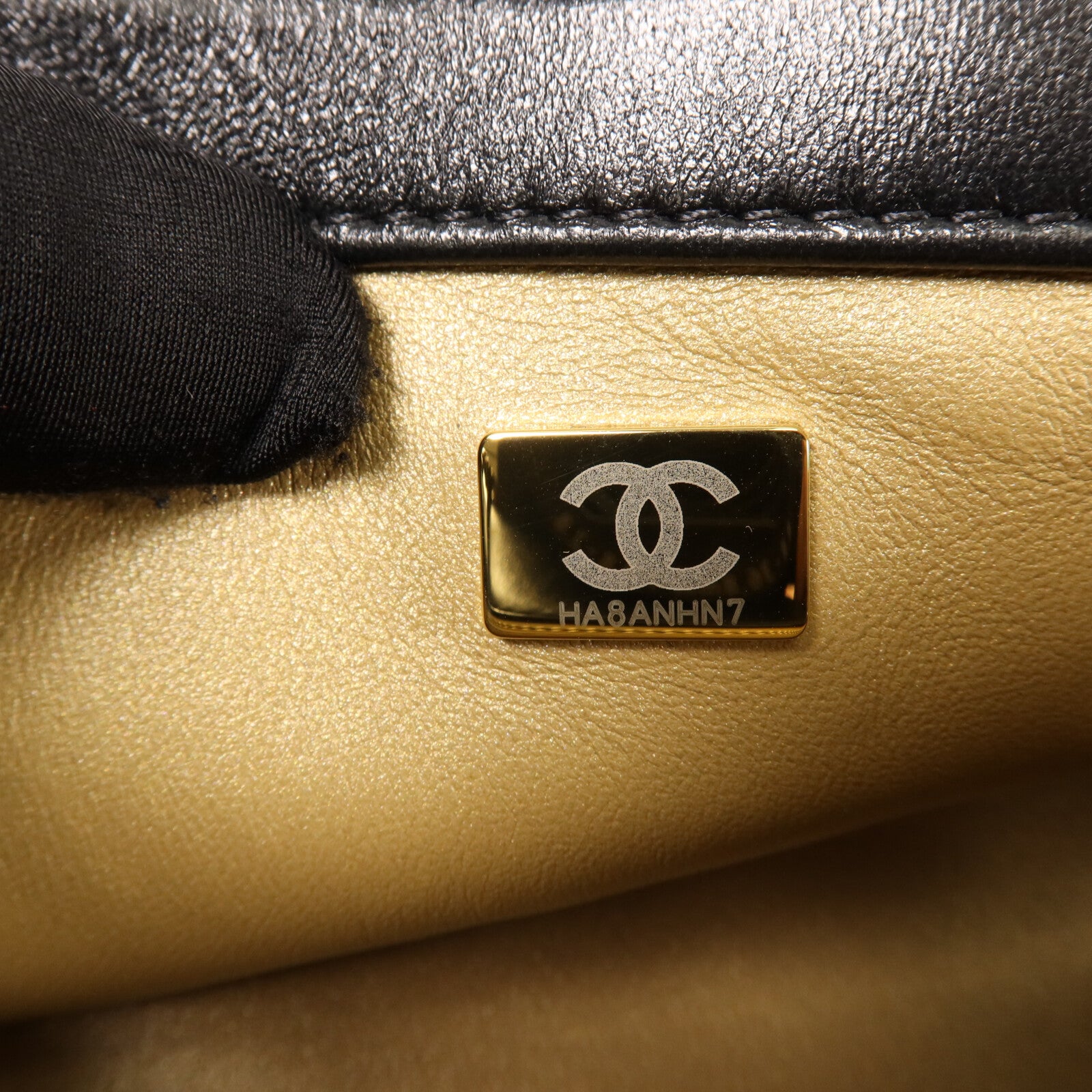 CHANEL 羊皮皮革Mini Classic Flap Bag鏈帶肩背袋