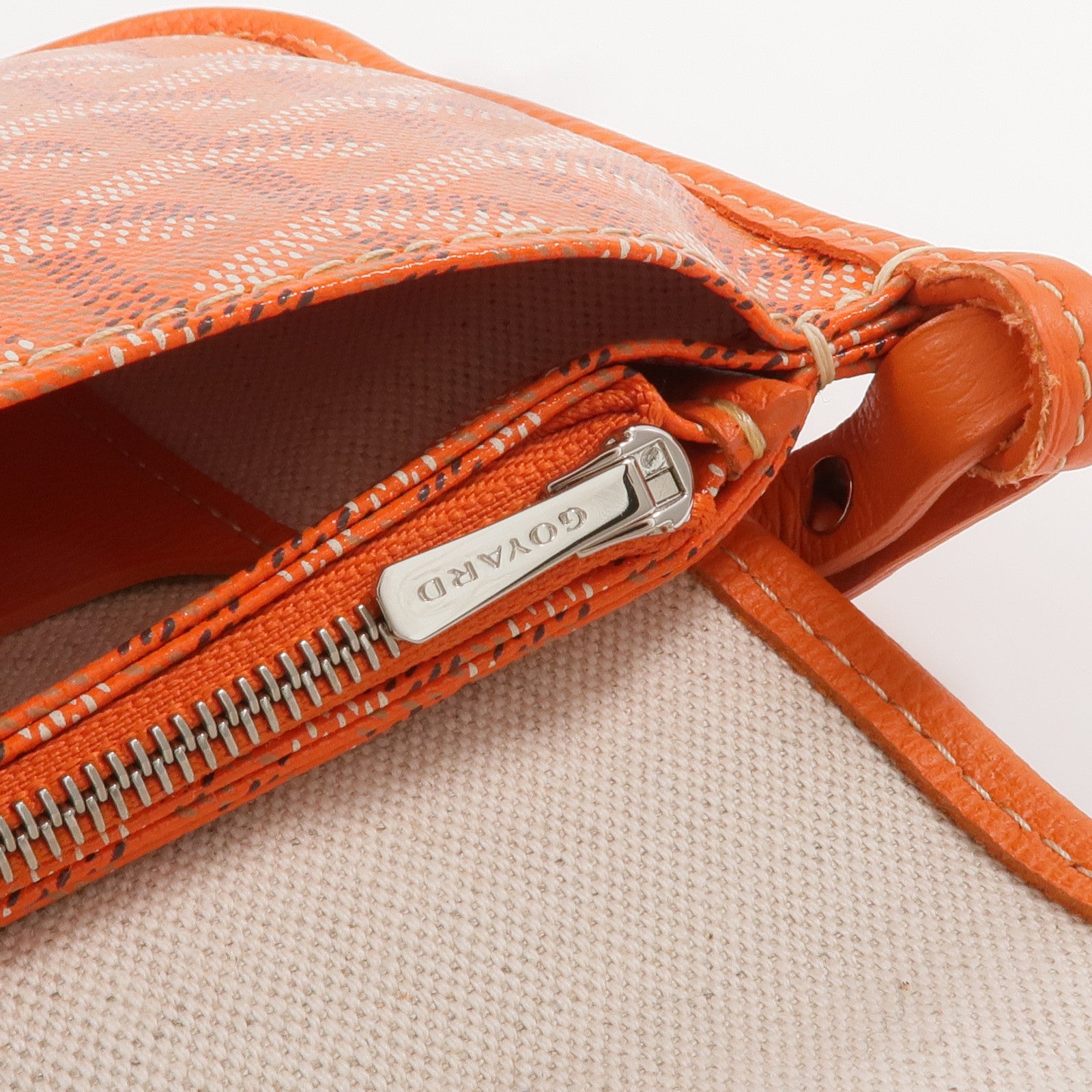 GOYARD 塗層帆布Plumet銀扣肩背袋