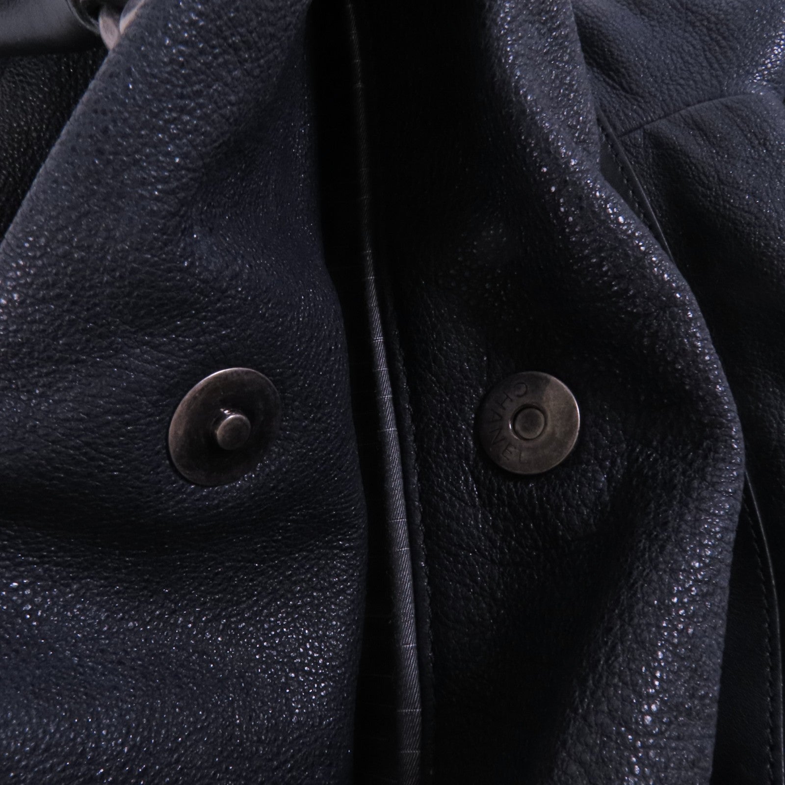 CHANEL 牛皮皮革Shoulder Bag銀扣肩背袋