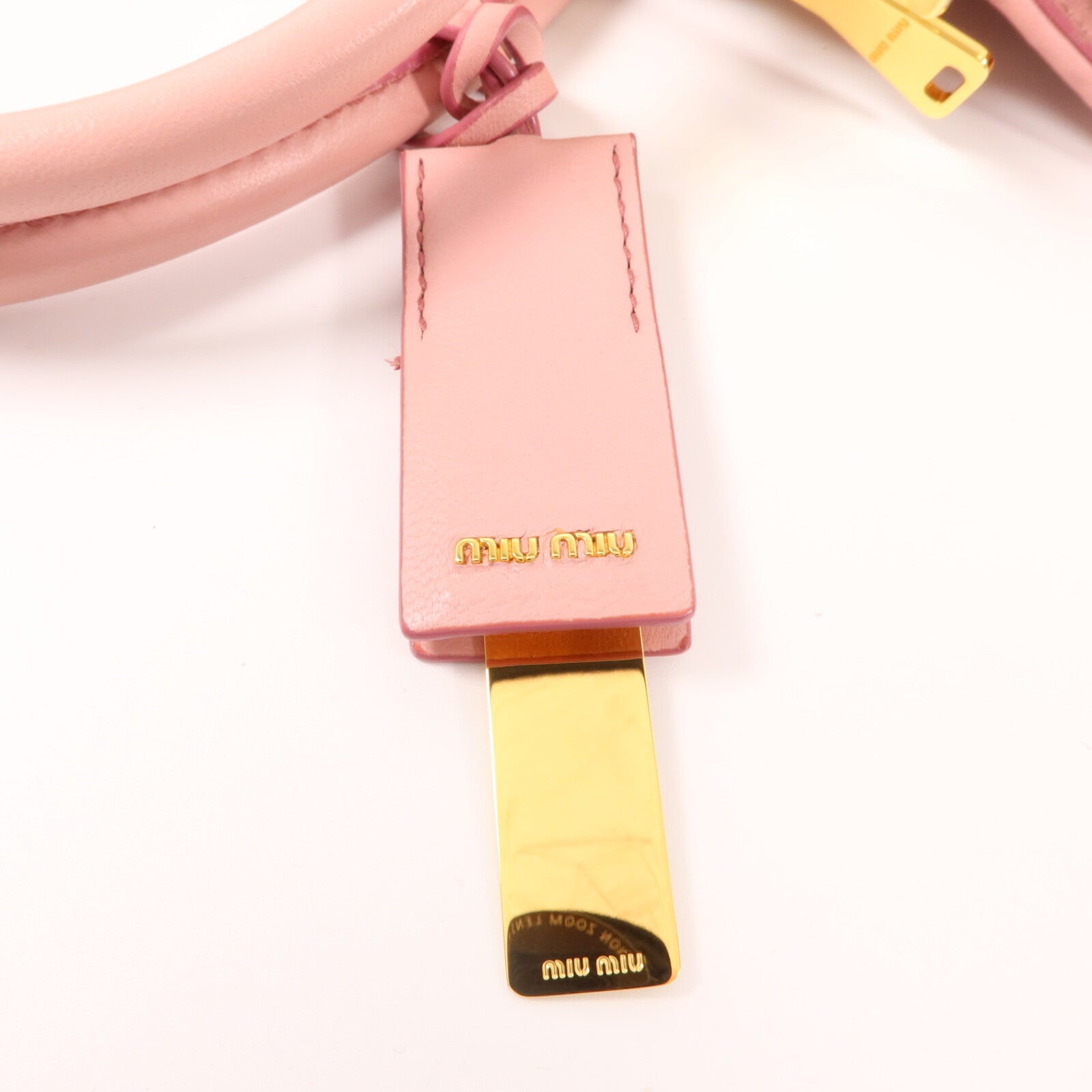 Miu Miu 羊皮皮革Matelasse Napa手挽袋