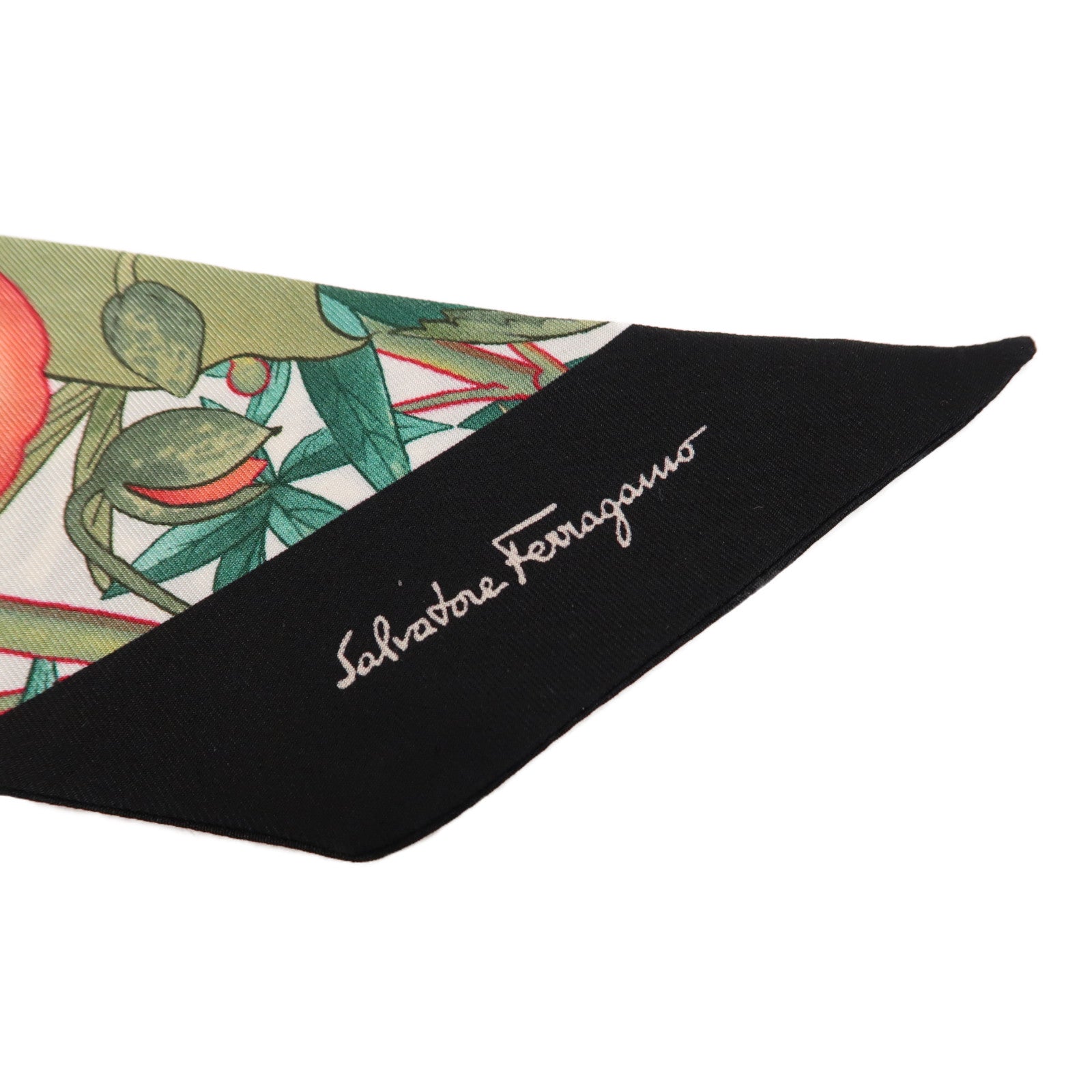Salvatore Ferragamo 【激減優惠】絲質Scarf絲巾黑色/白色