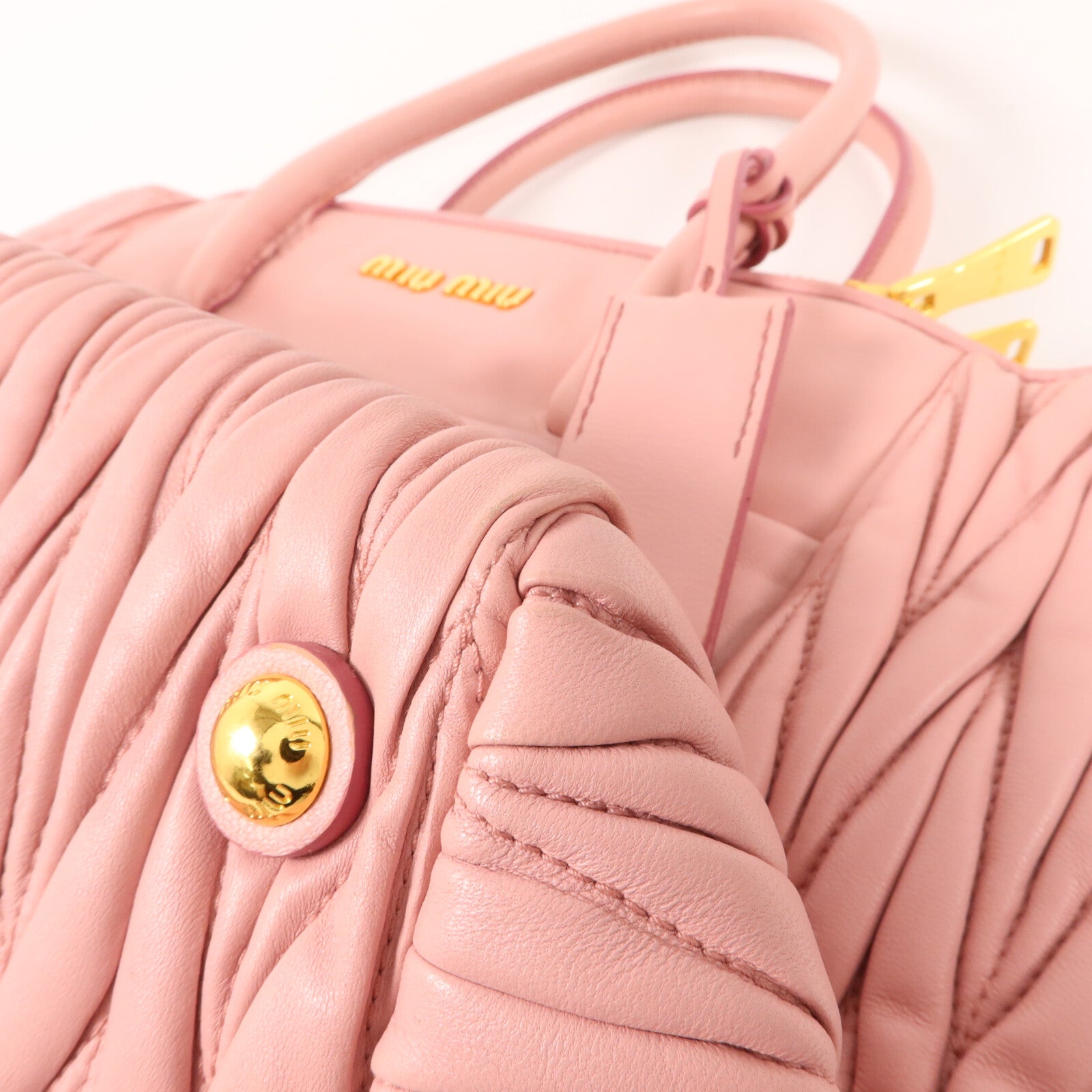 Miu Miu 羊皮皮革Matelasse Napa手挽袋