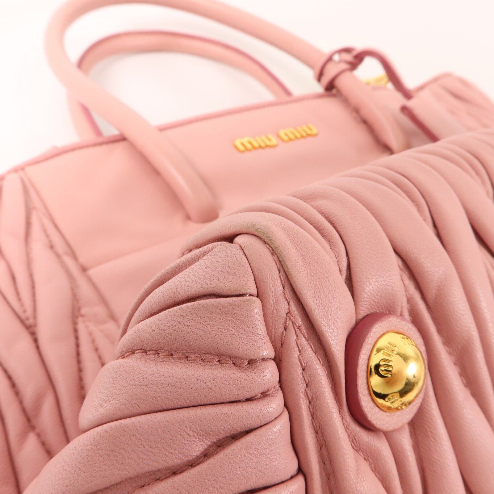 Miu Miu 羊皮皮革Matelasse Napa手挽袋