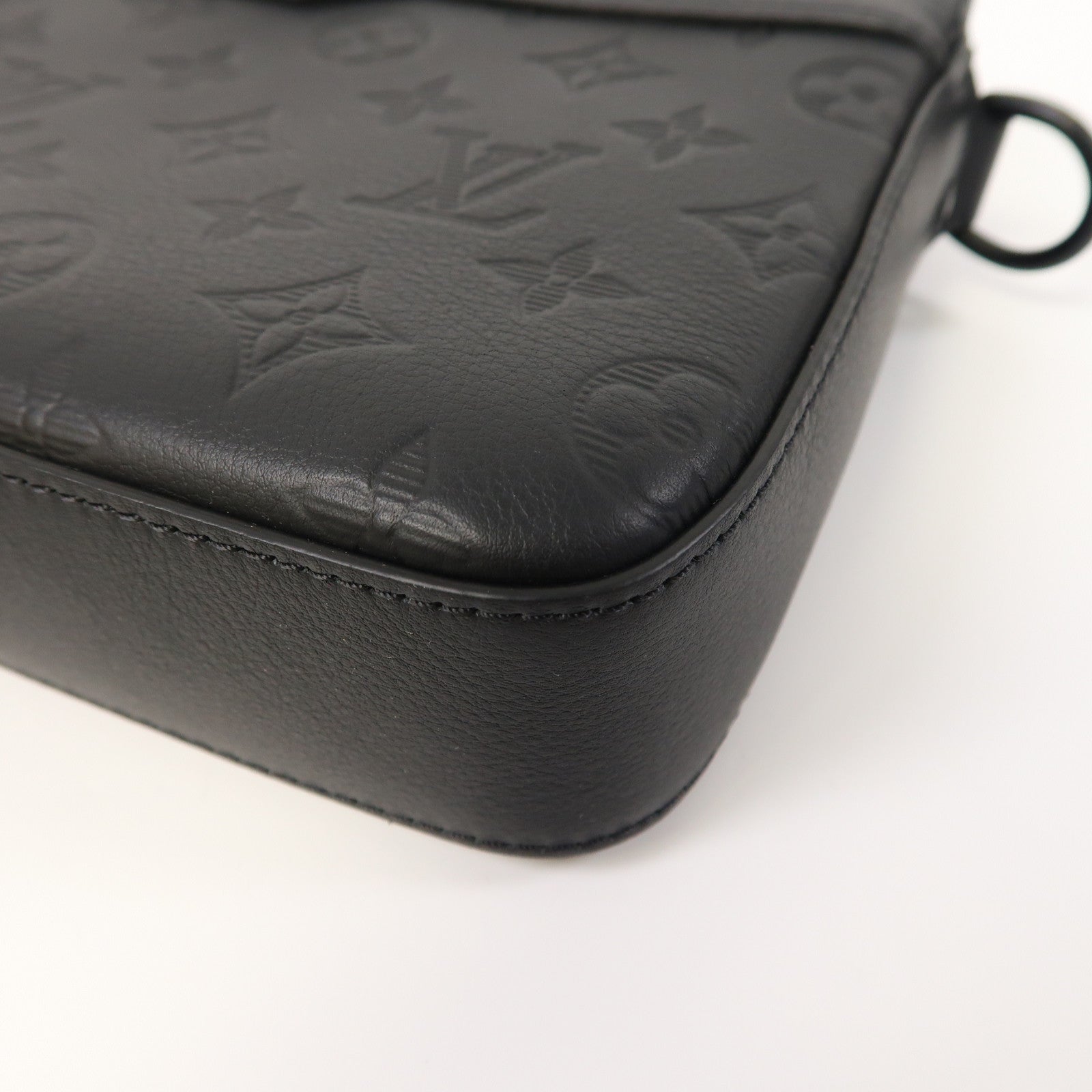 LOUIS VUITTON Monogram Empreinte Trio Messenger肩背袋黑色
