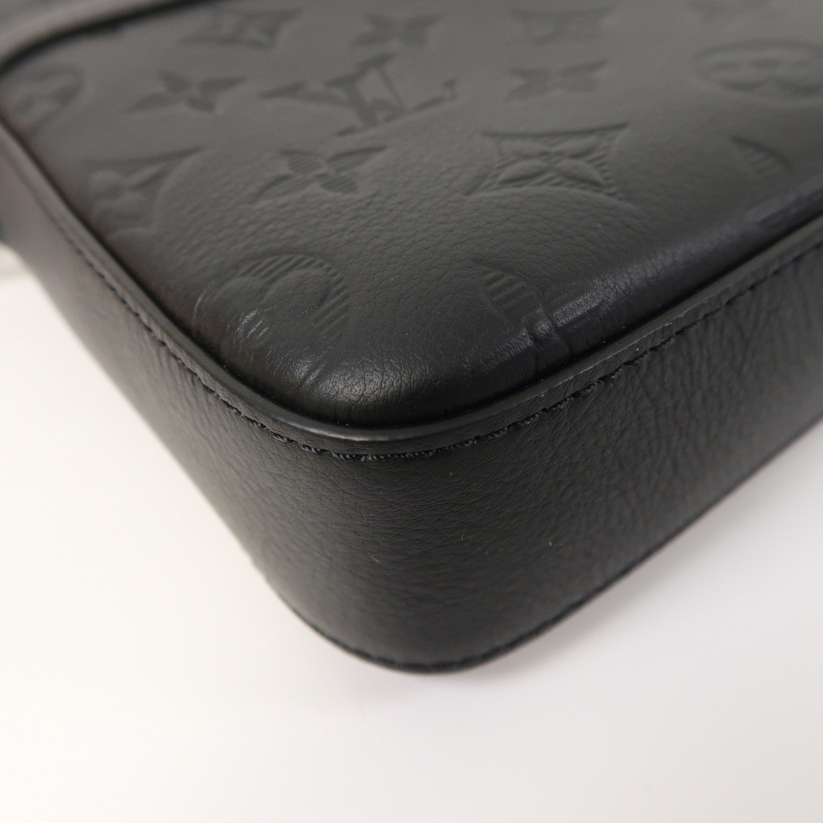 LOUIS VUITTON Monogram Empreinte Trio Messenger肩背袋黑色