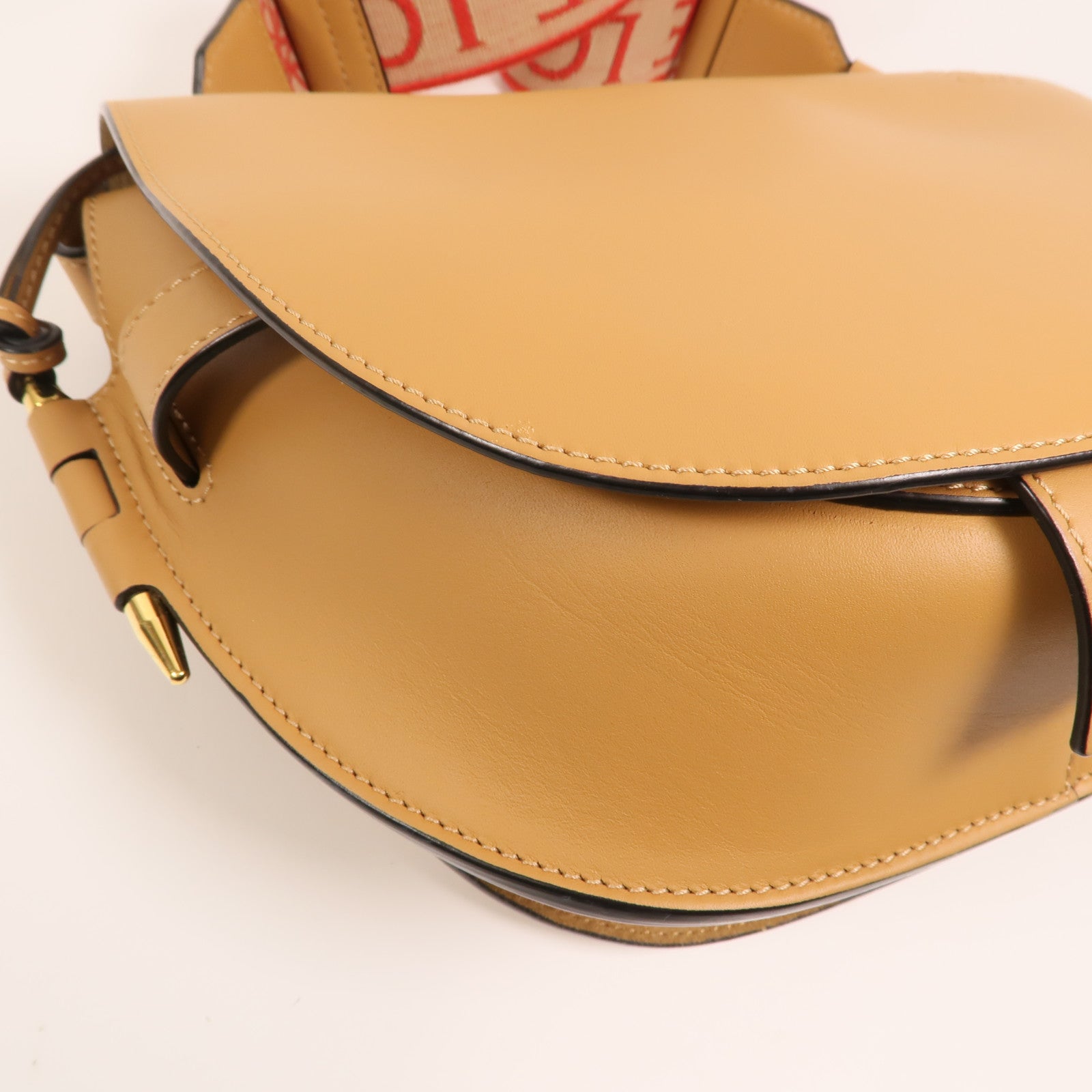 LOEWE 牛皮皮革Gate Small金扣肩背袋