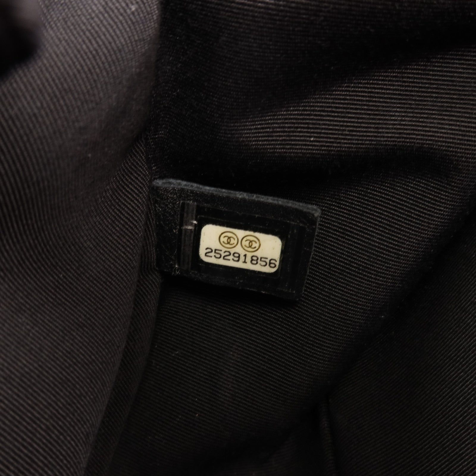 CHANEL 牛皮皮革Boy 25金扣肩背袋