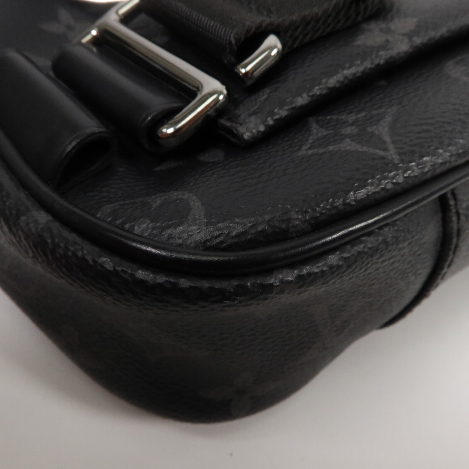 LOUIS VUITTON Monogram Eclipse Bum Bag手挽肩背兩用袋