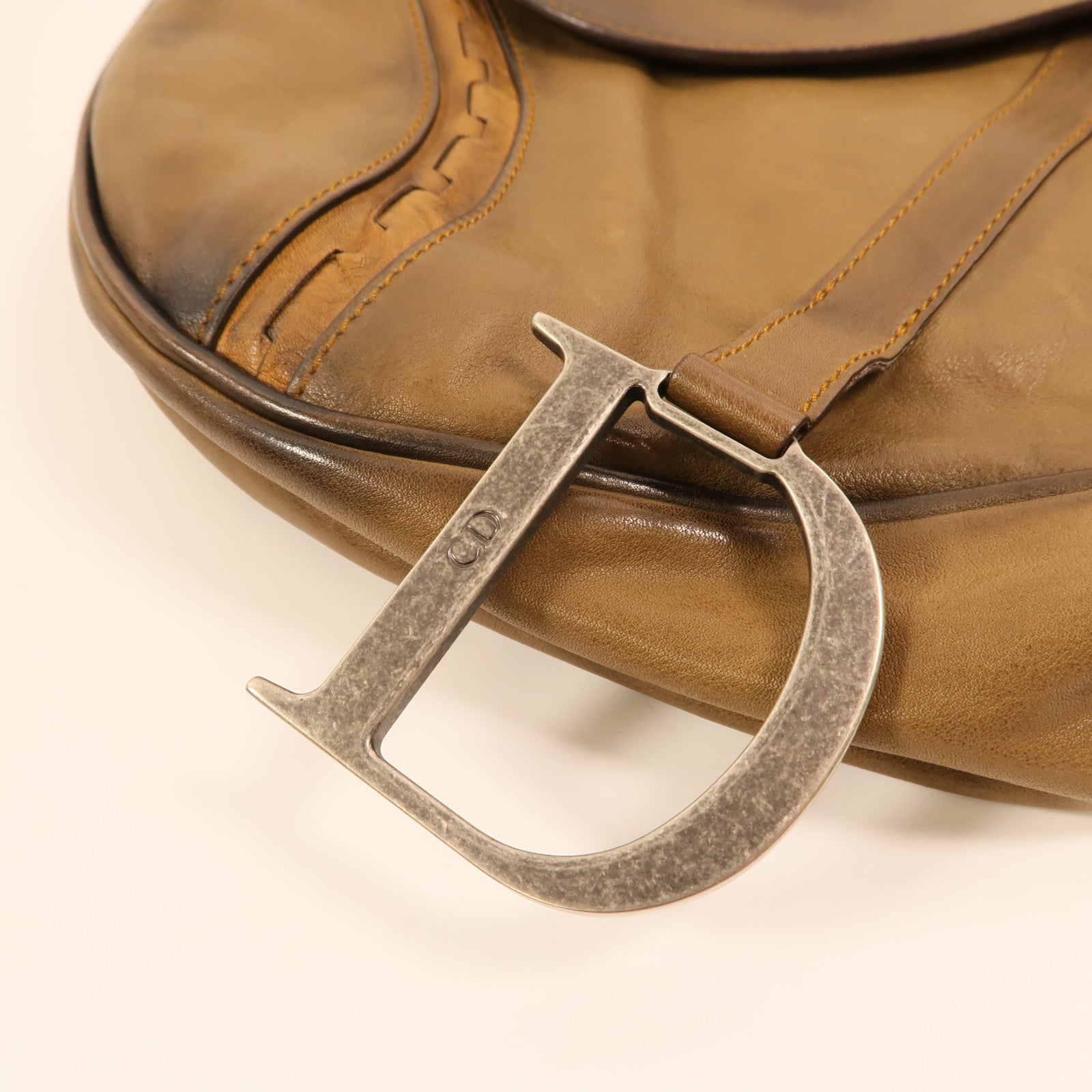 Dior 牛皮皮革Vintage Saddle Bag銀扣手挽袋