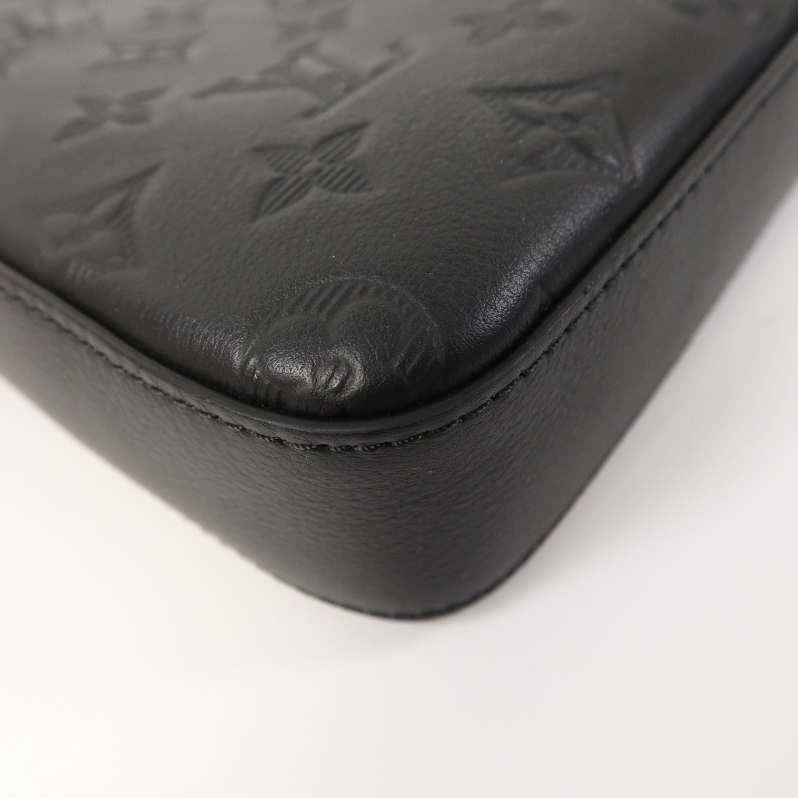 LOUIS VUITTON Monogram Empreinte Trio Messenger肩背袋黑色