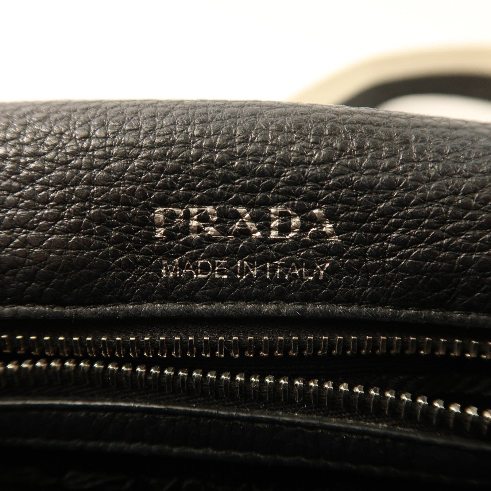 PRADA 牛皮皮革Shoulder Bag銀扣肩背袋