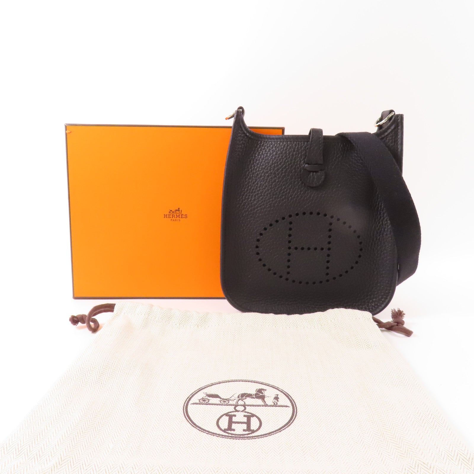 HERMES Clemence皮革Mini Evelyne TPM銀扣肩背袋Noir