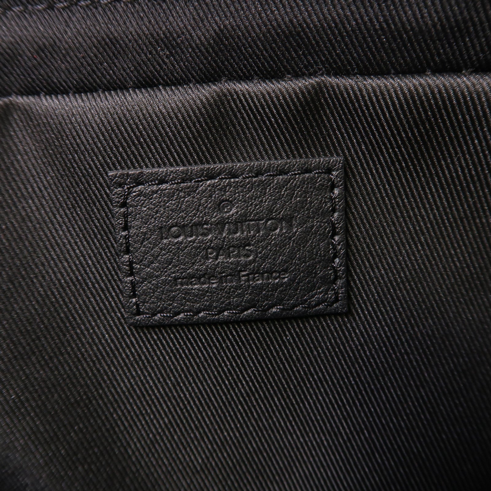 LOUIS VUITTON Monogram Empreinte Trio Messenger肩背袋黑色