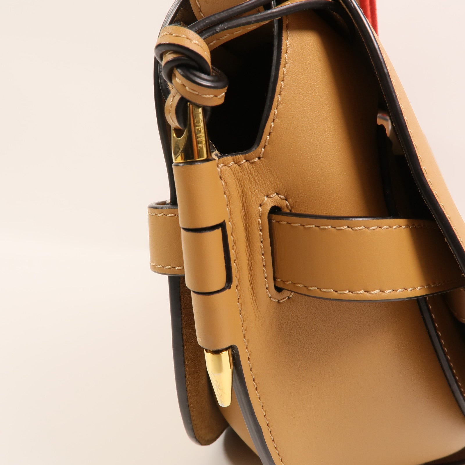 LOEWE 牛皮皮革Gate Small金扣肩背袋