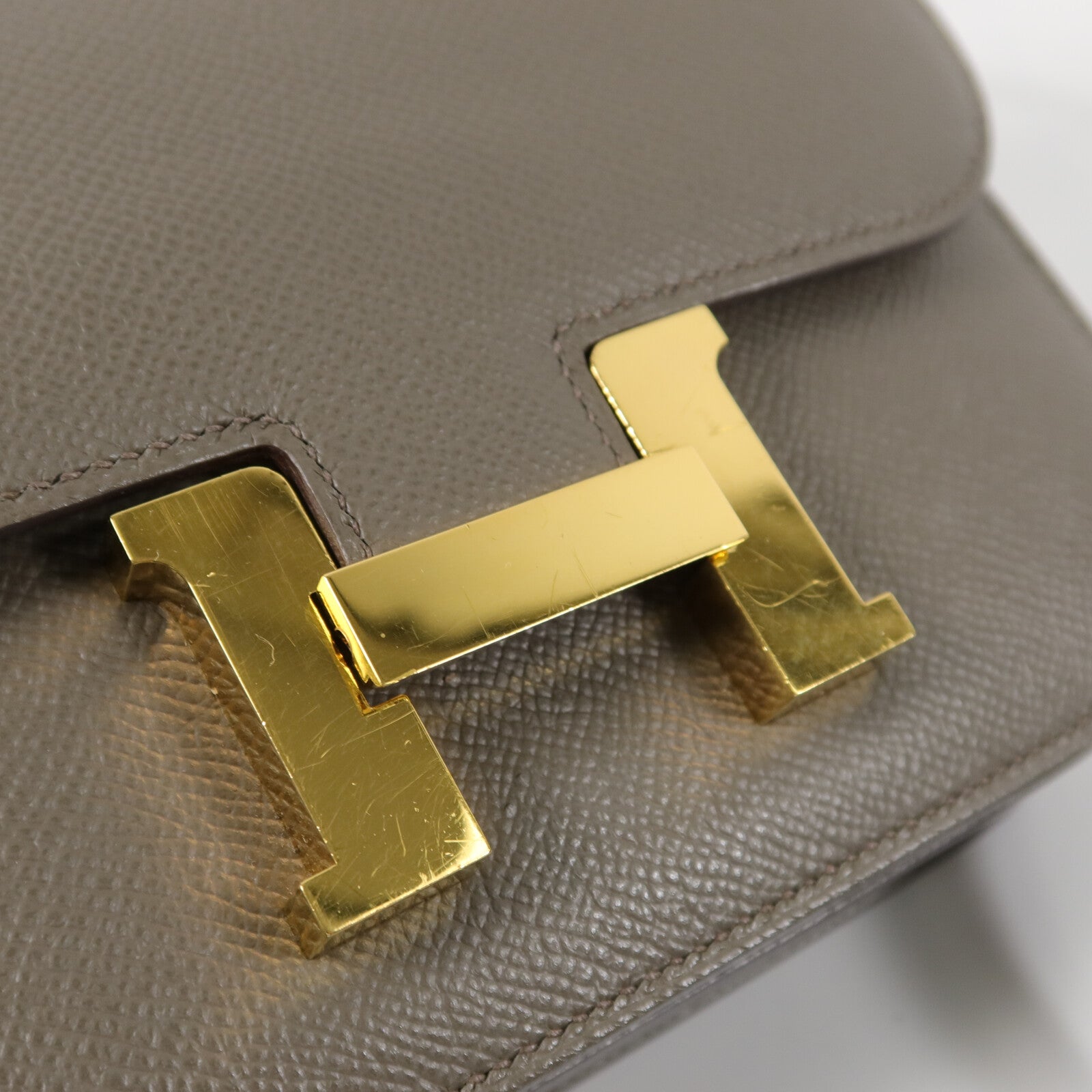 HERMES Epsom皮革Constance Mini肩背袋Gris Etain