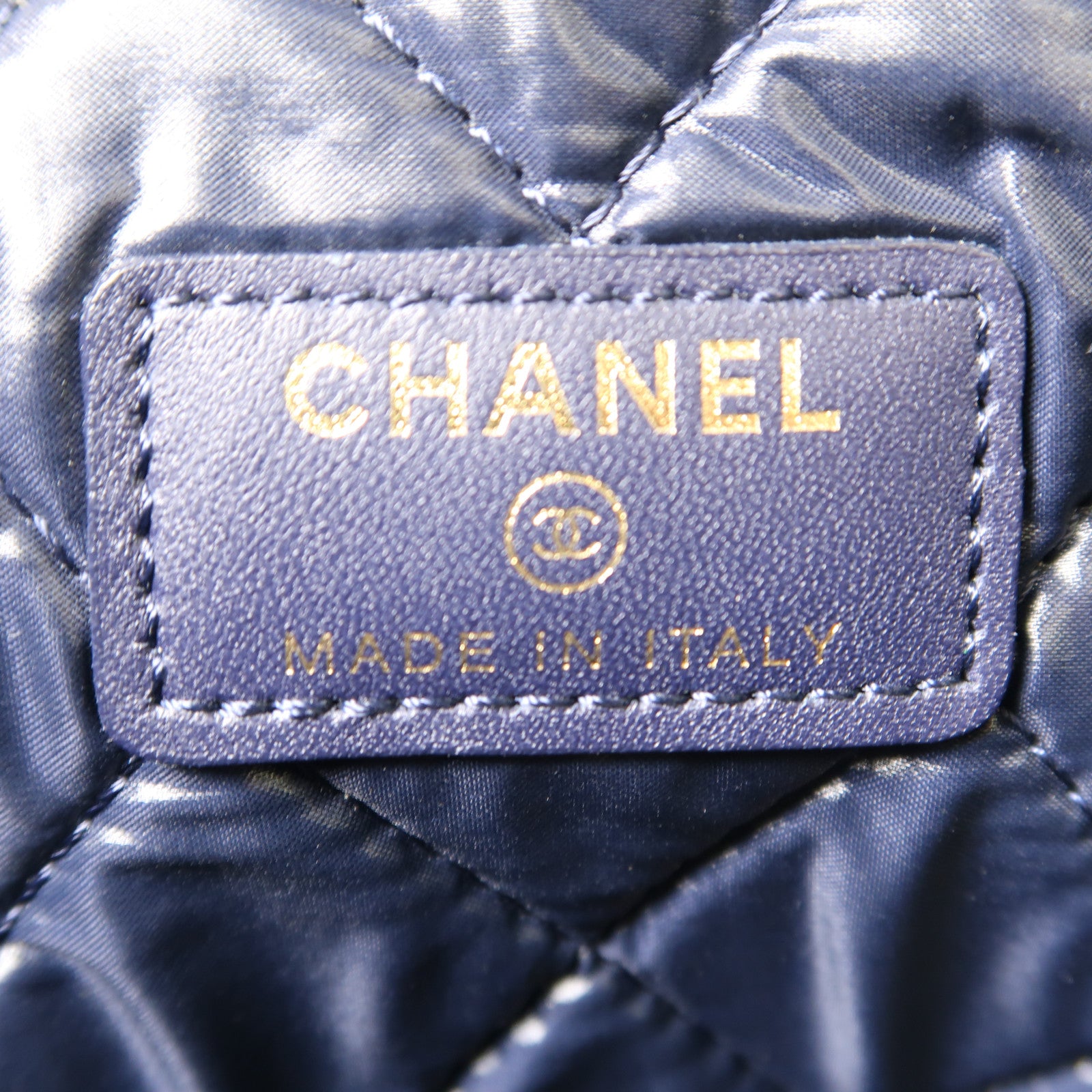 CHANEL 牛皮皮革Clutch金扣手拿包深藍色