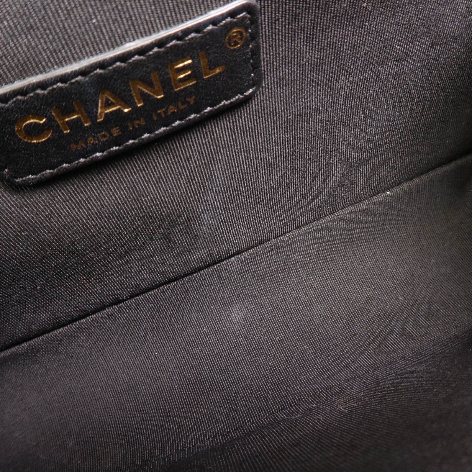CHANEL 牛皮皮革Boy 25金扣肩背袋
