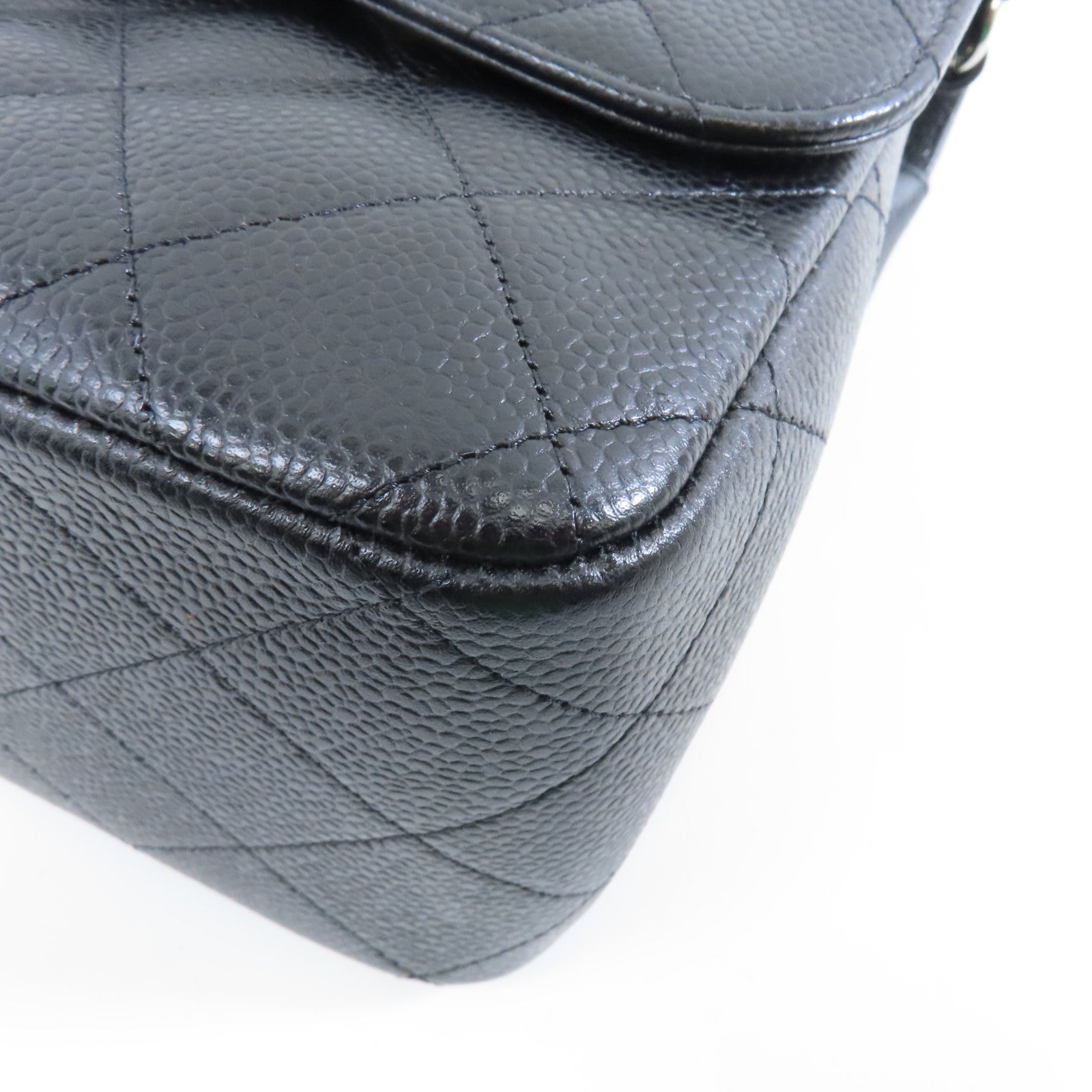 CHANEL 菱格Caviar皮革Classic Flap Jumbo銀扣鏈帶肩背袋黑色