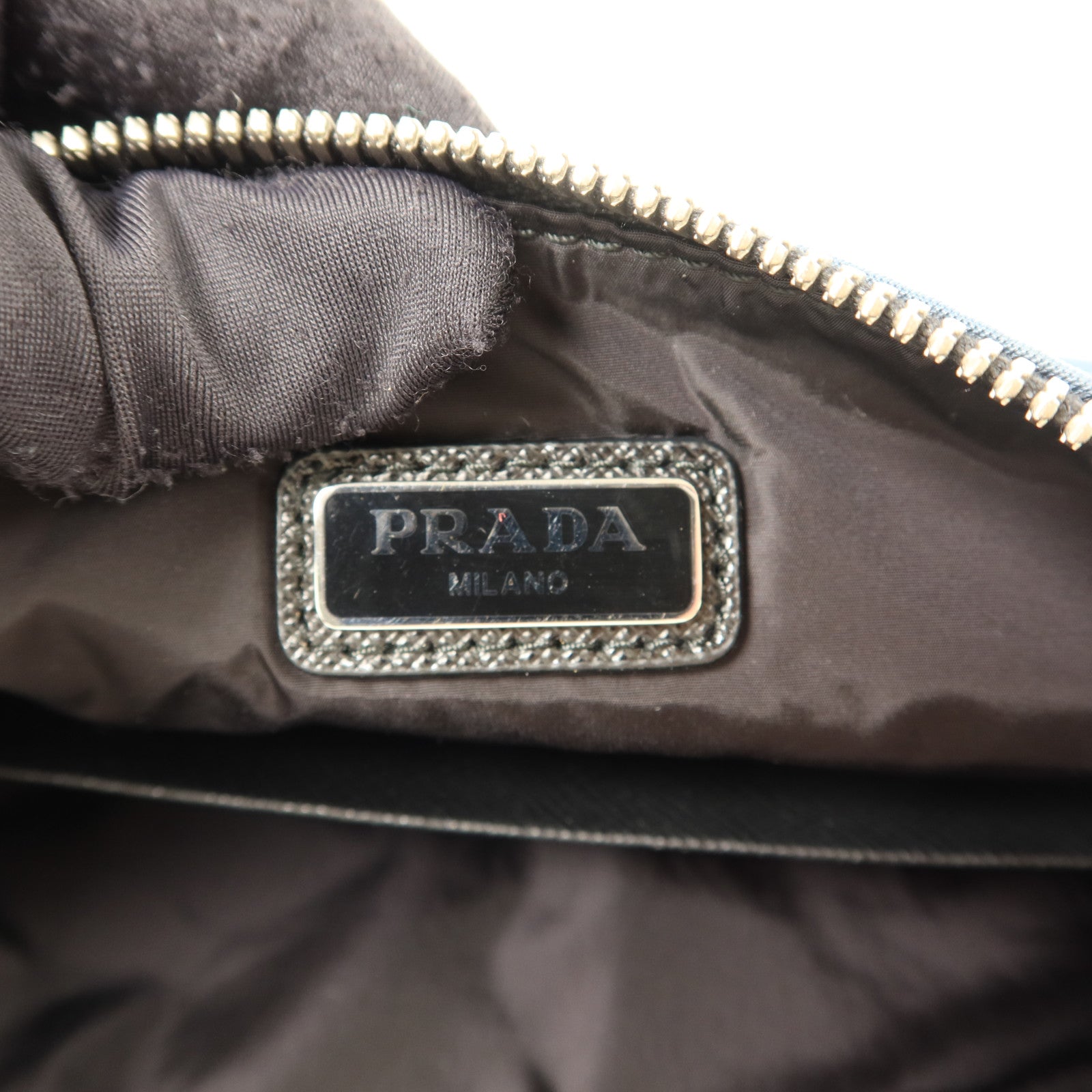PRADA 尼龍Clutch銀扣手拿包